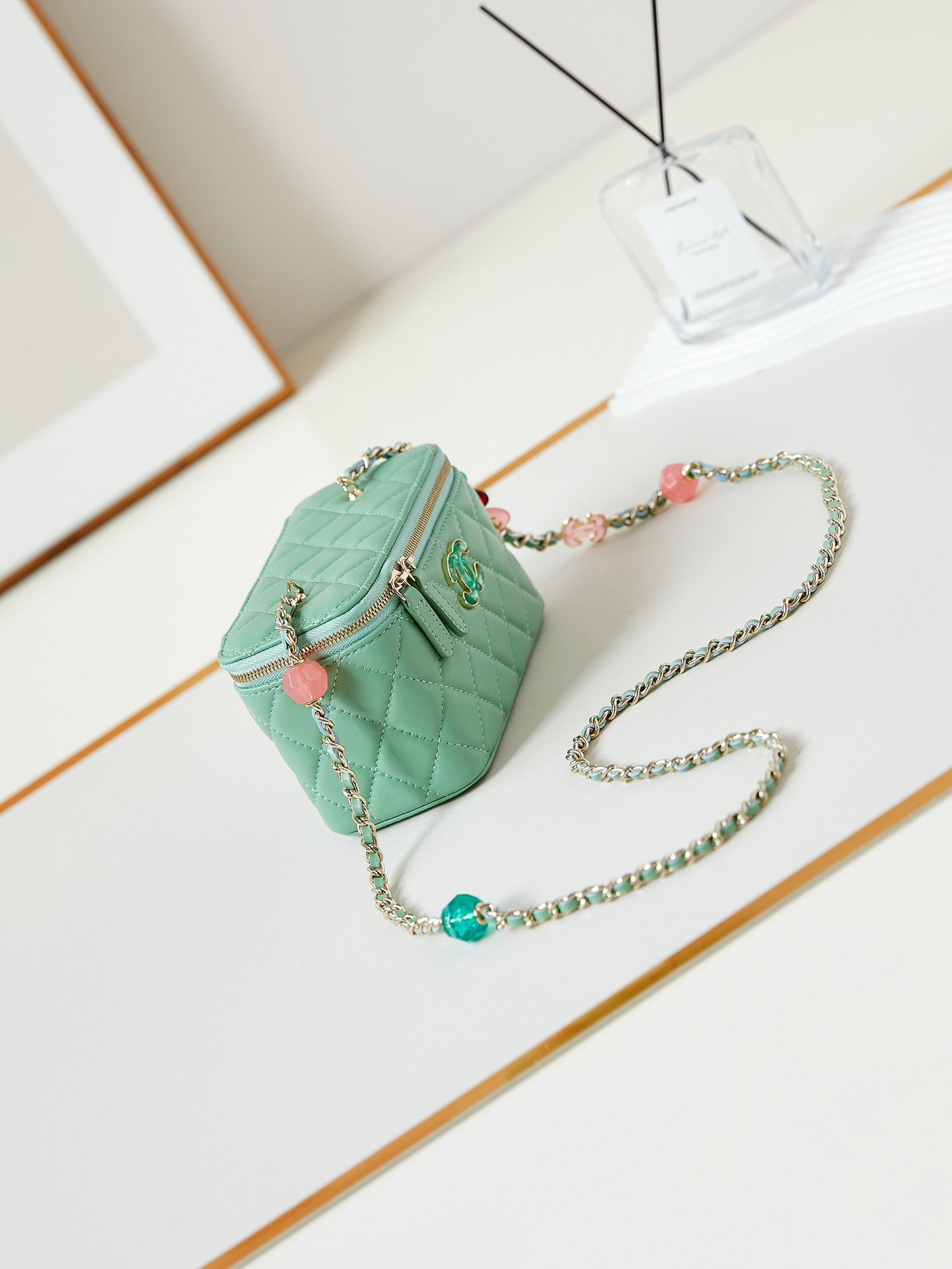 23P VANITY 17CM LIGHT GREEN LAMBSKIN LIGHT GOLD HARDWARE