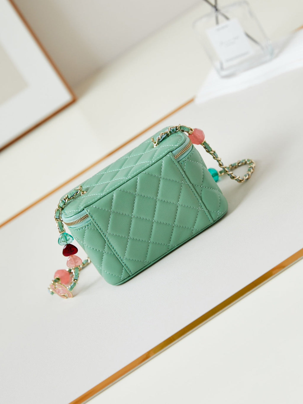 23P VANITY 17CM LIGHT GREEN LAMBSKIN LIGHT GOLD HARDWARE