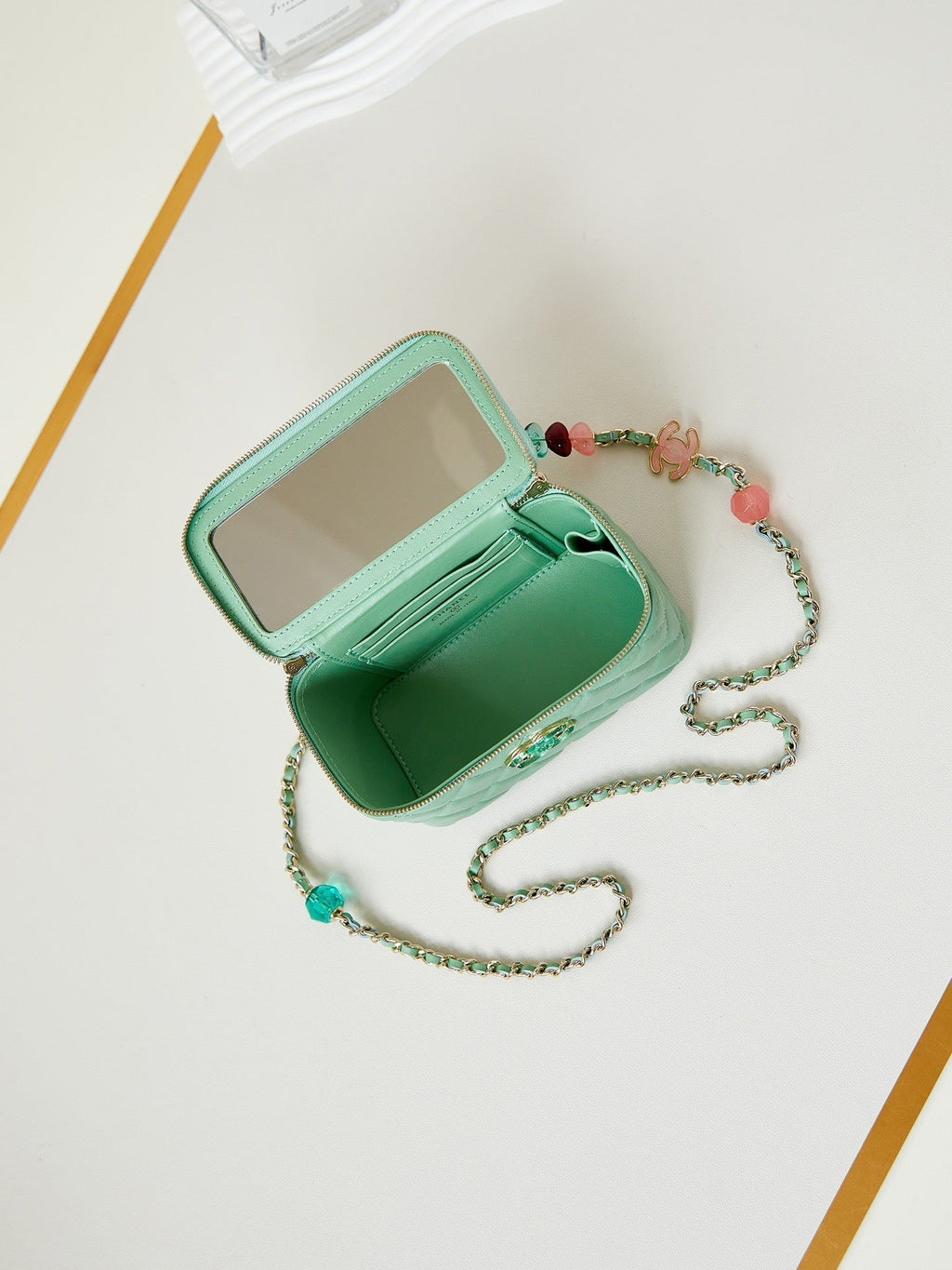 23P VANITY 17CM LIGHT GREEN LAMBSKIN LIGHT GOLD HARDWARE