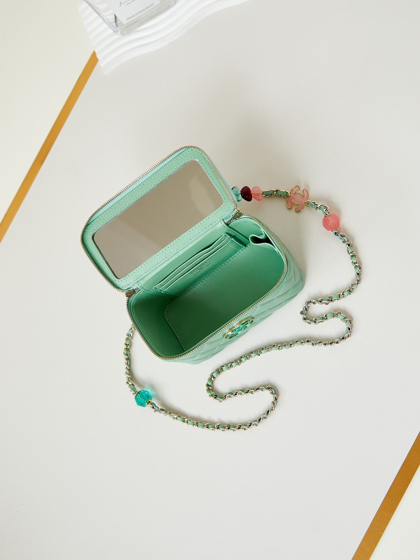 23P VANITY 17CM LIGHT GREEN LAMBSKIN LIGHT GOLD HARDWARE