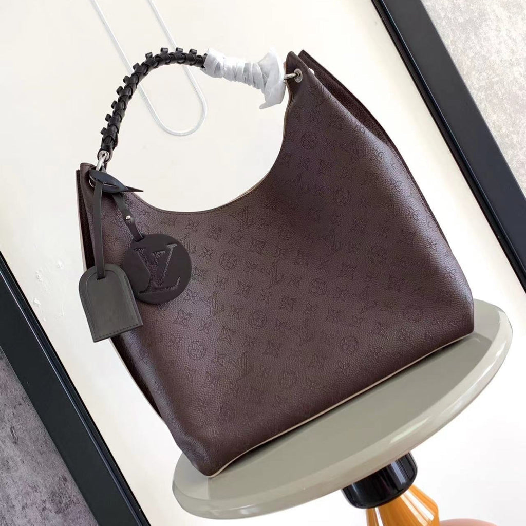 CARMEL 40 EN CUIR DE VEAU PERFORÉ MONOGRAMME ROYAL RUBY