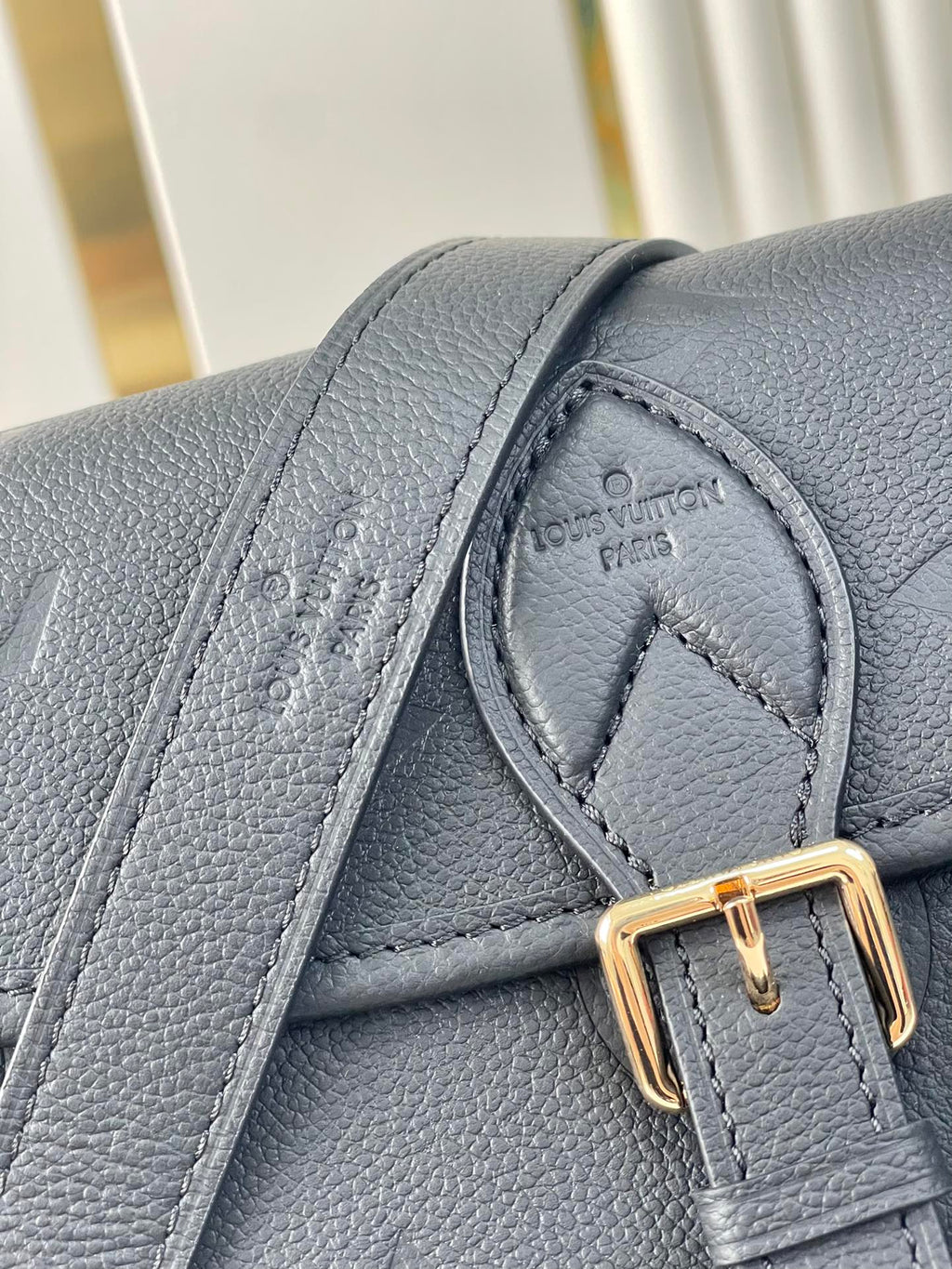 DIANE 23 EN CUIR EMPREINTE MONOGRAMME NOIR