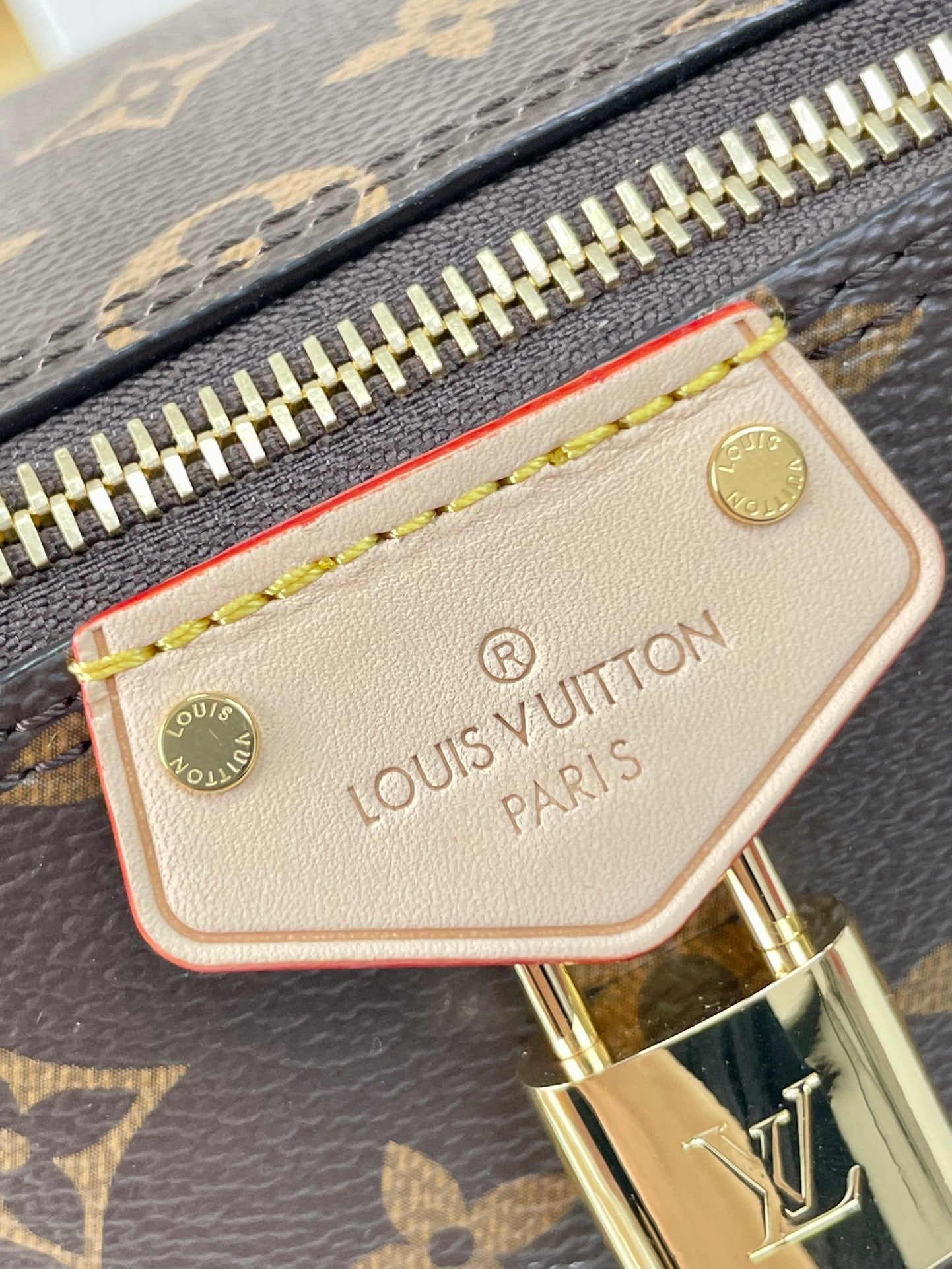 JUSTE AU CAS OÙ 14 EN TOILE MONOGRAMME MARRON QUINCAILLERIE DORÉ