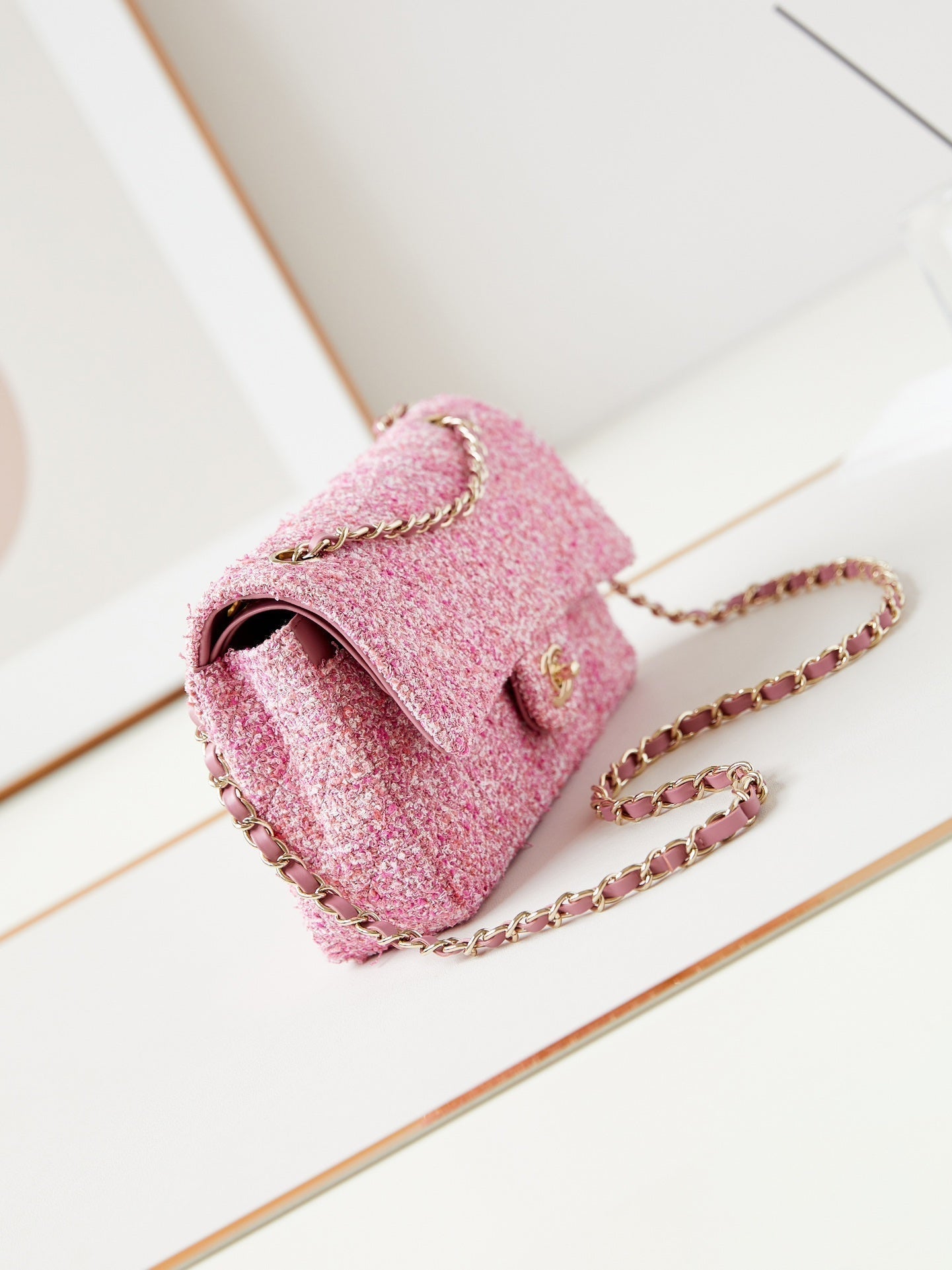 24P MEDIUM CLASSIC 25CM PINK TWEED GOLD HARDWARE