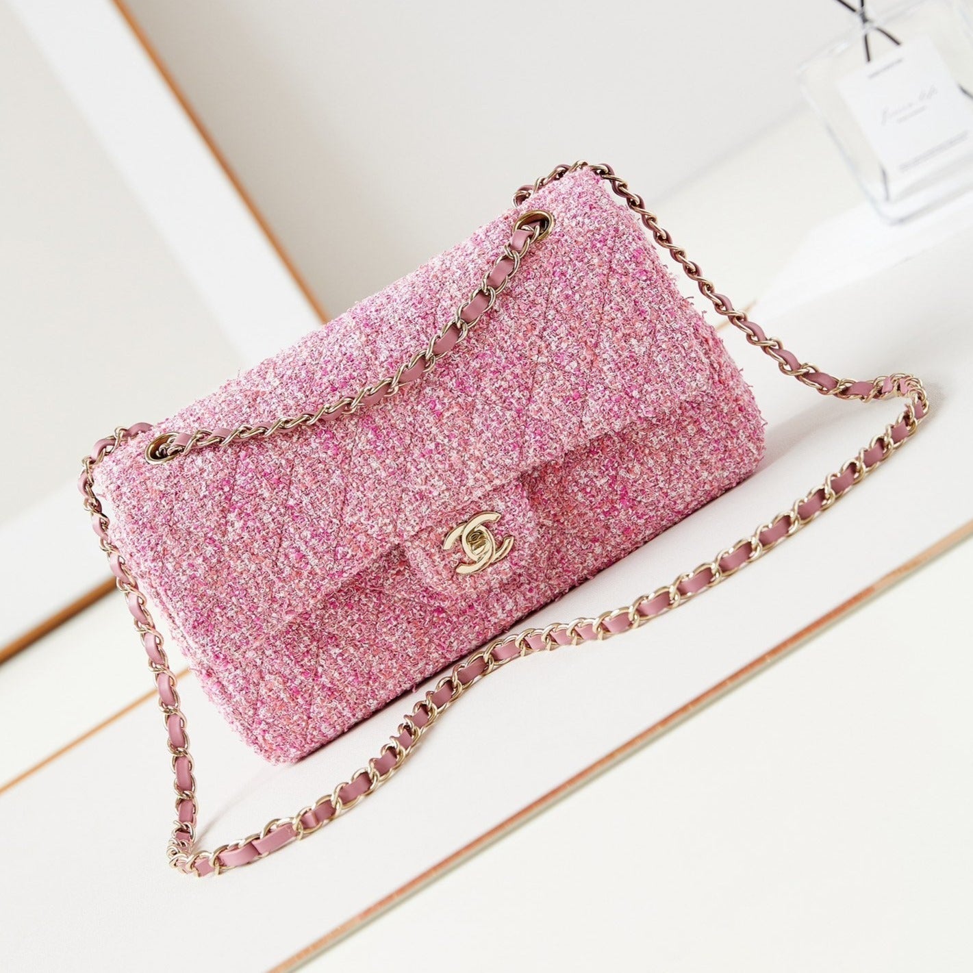 24P MEDIUM CLASSIC 25CM PINK TWEED GOLD HARDWARE