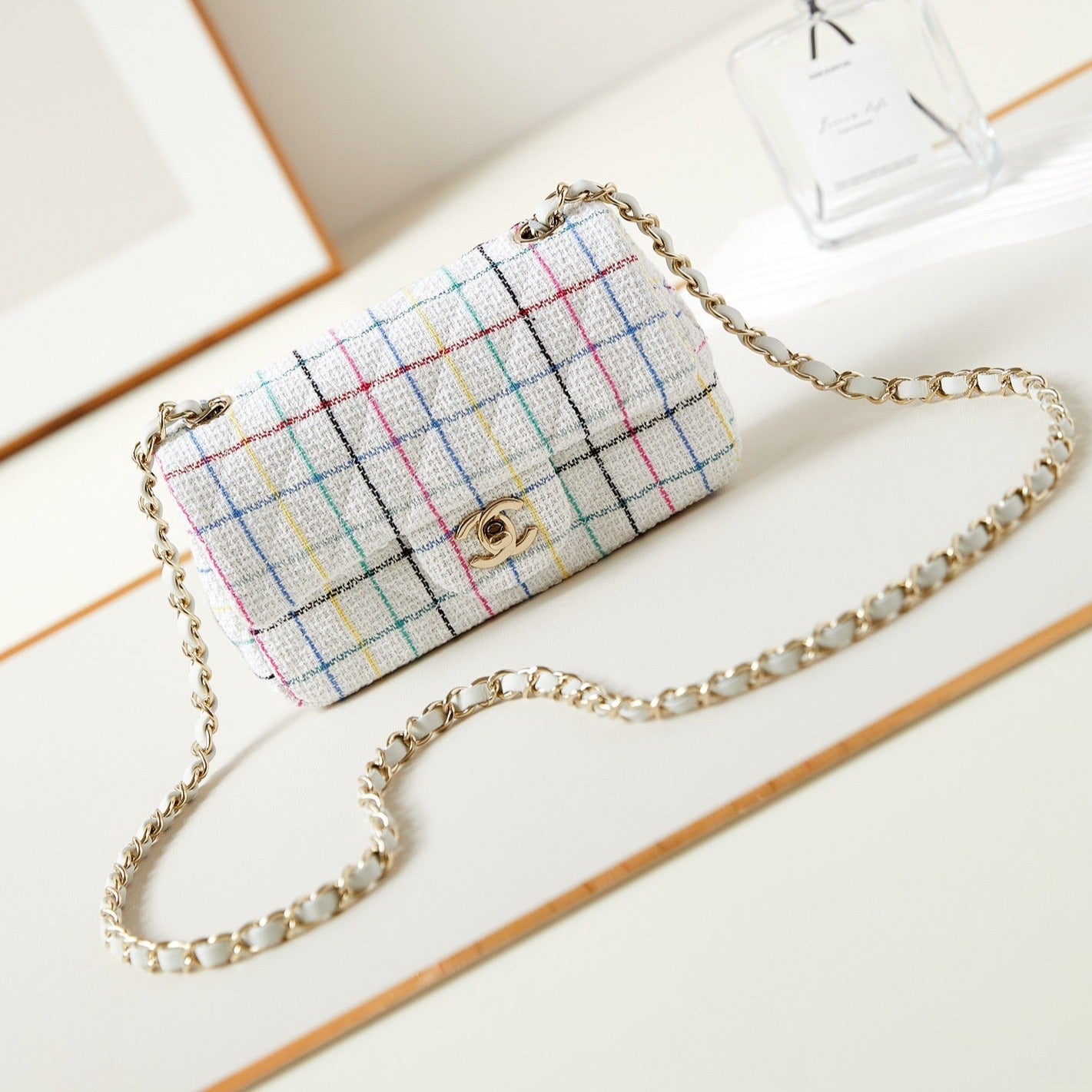 24P MINI CLASSIC 20CM WHITE TWEED GOLD HARDWARE