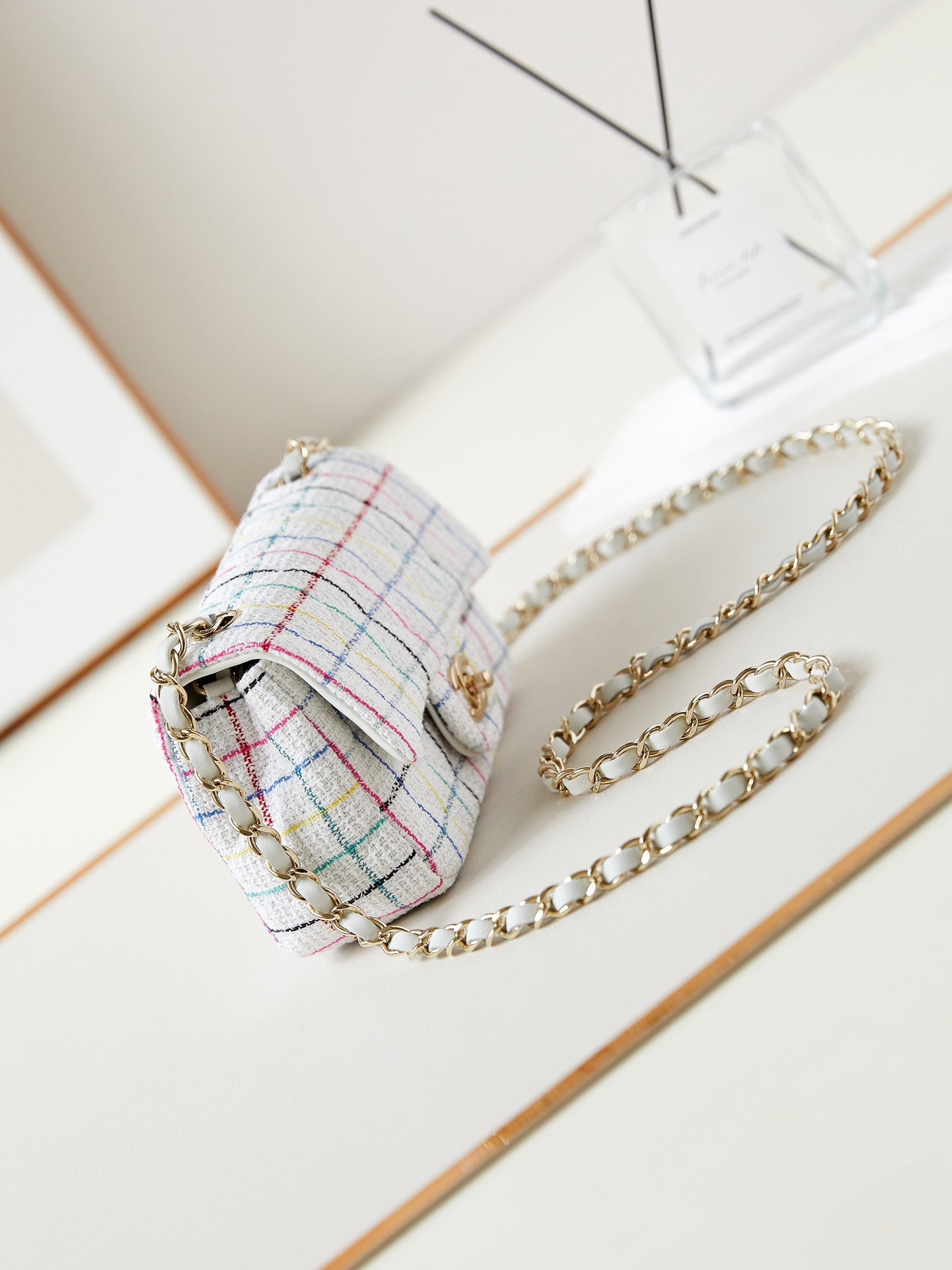 24P MINI CLASSIC 20CM WHITE TWEED GOLD HARDWARE