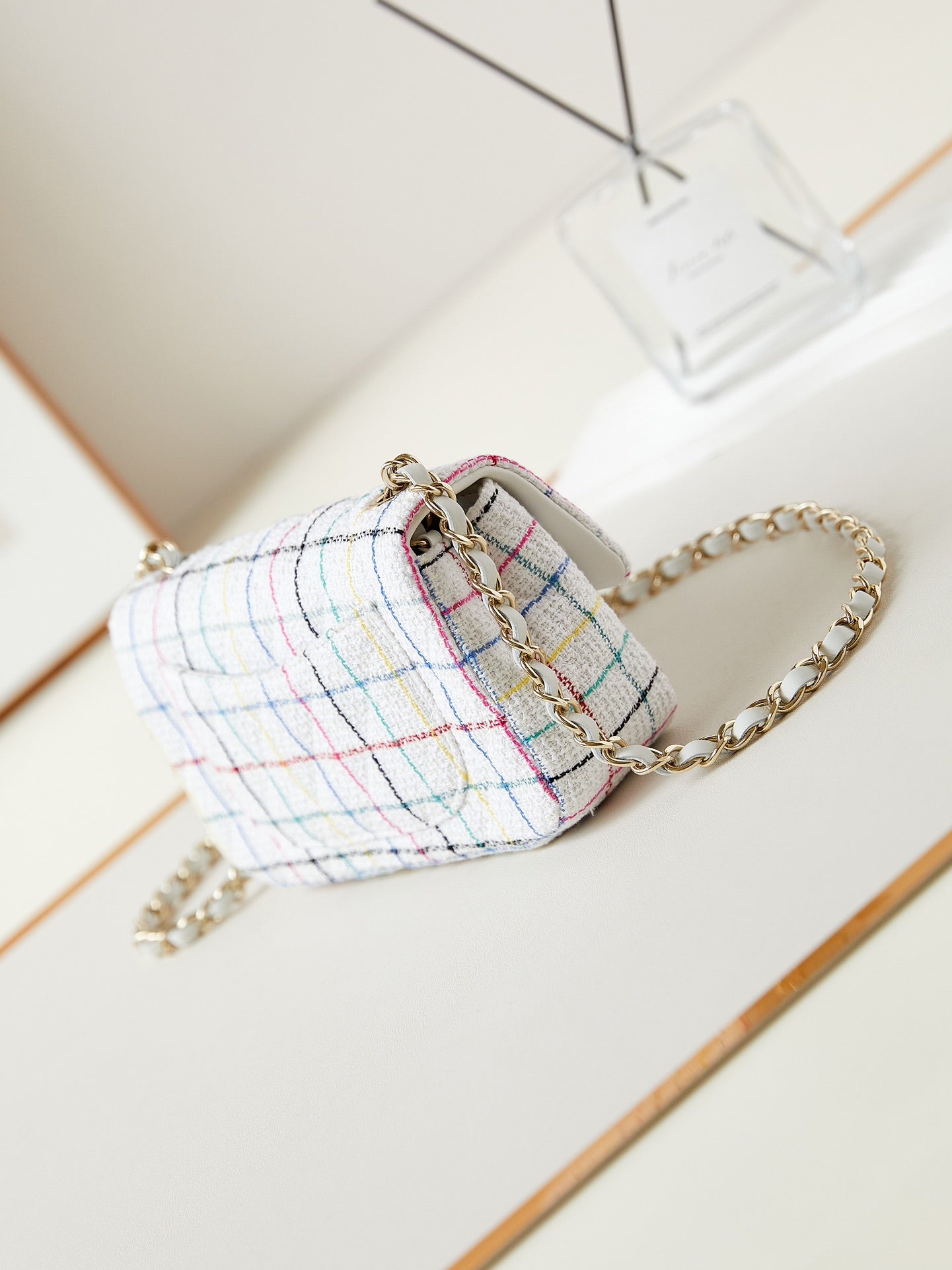 24P MINI CLASSIC 20CM WHITE TWEED GOLD HARDWARE