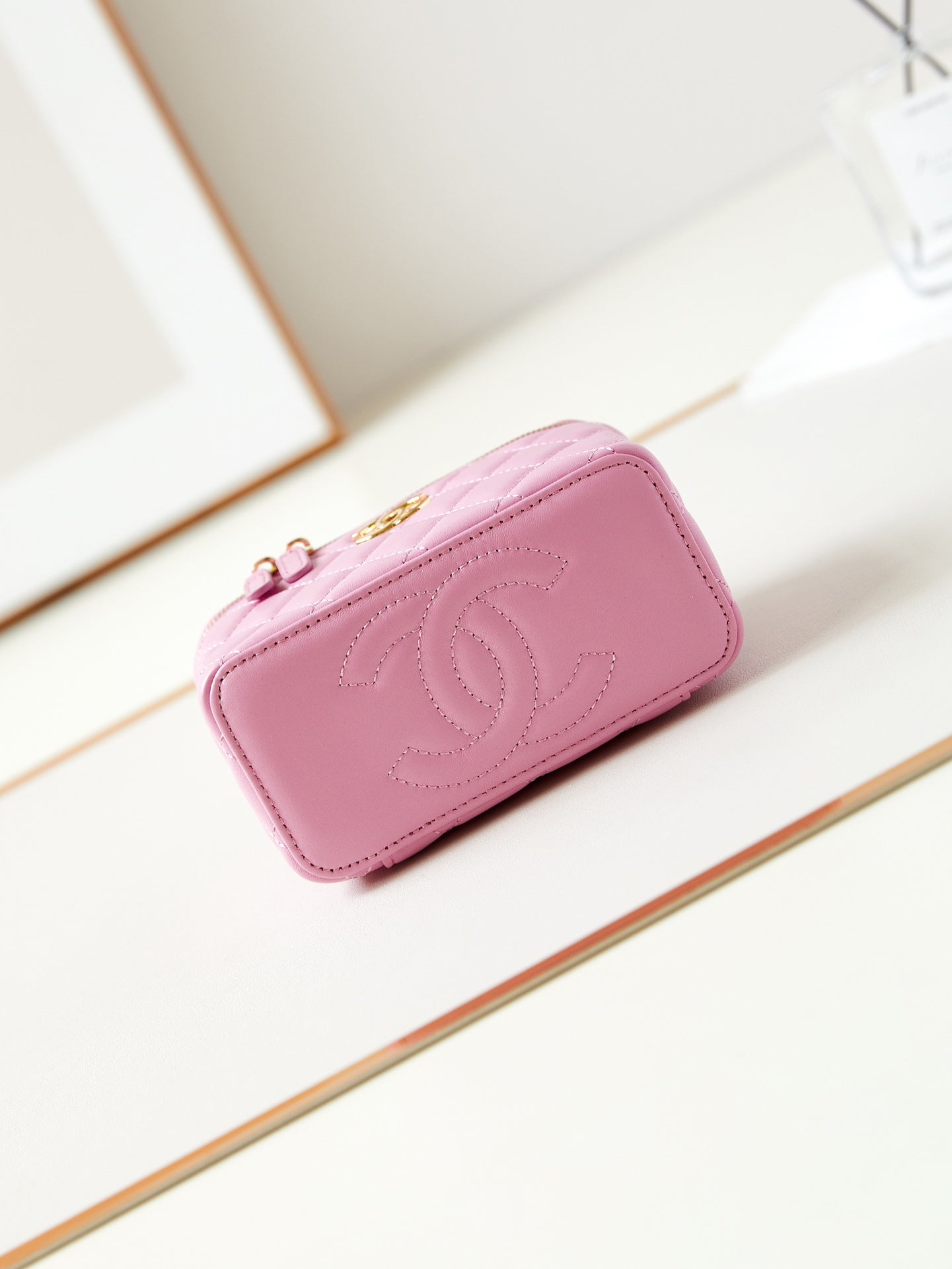 24A VANITY 17CM PINK LAMBSKIN GOLD HARDWARE