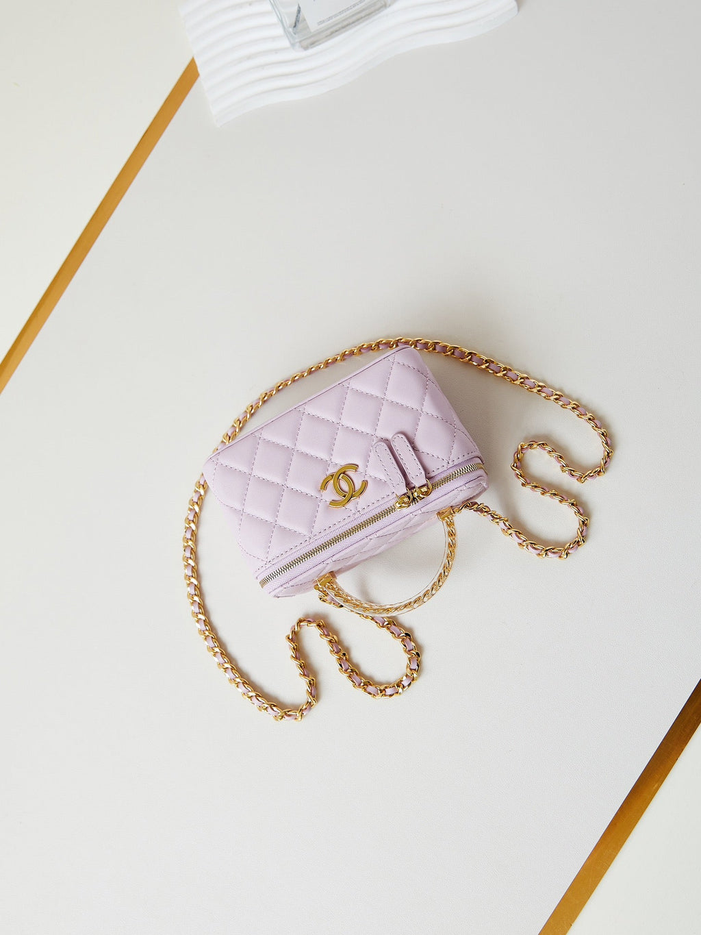 24A VANITY 17CM LIGHT VIOLET LAMBSKIN GOLD HARDWARE