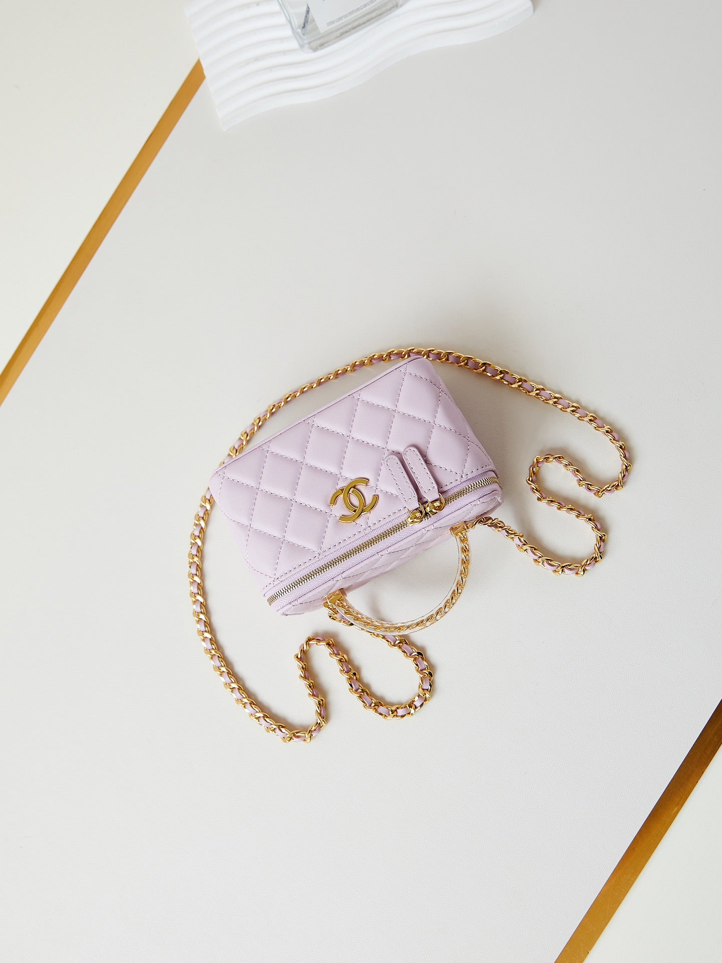 24A VANITY 17CM LIGHT VIOLET LAMBSKIN GOLD HARDWARE