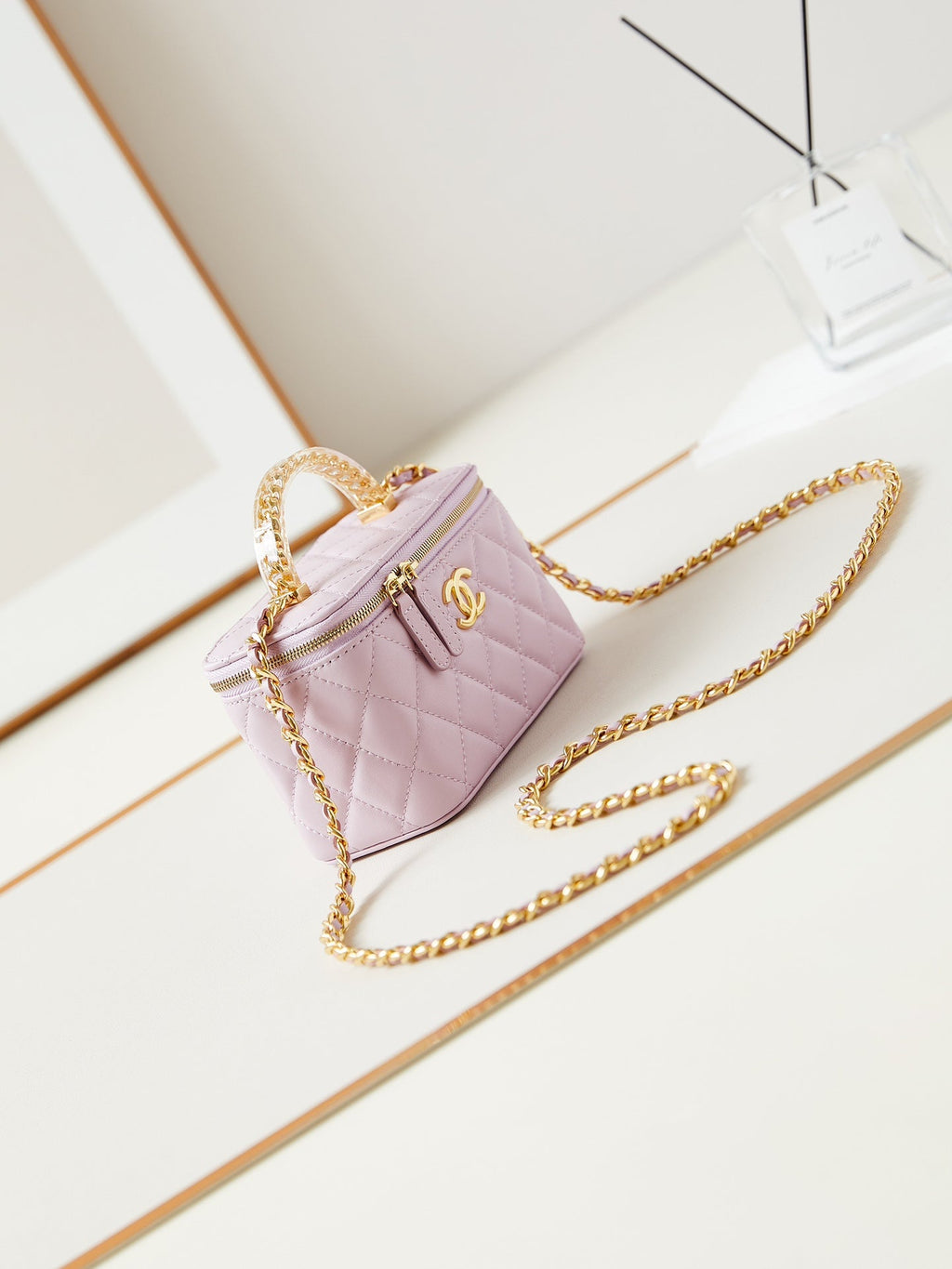 24A VANITY 17CM LIGHT VIOLET LAMBSKIN GOLD HARDWARE