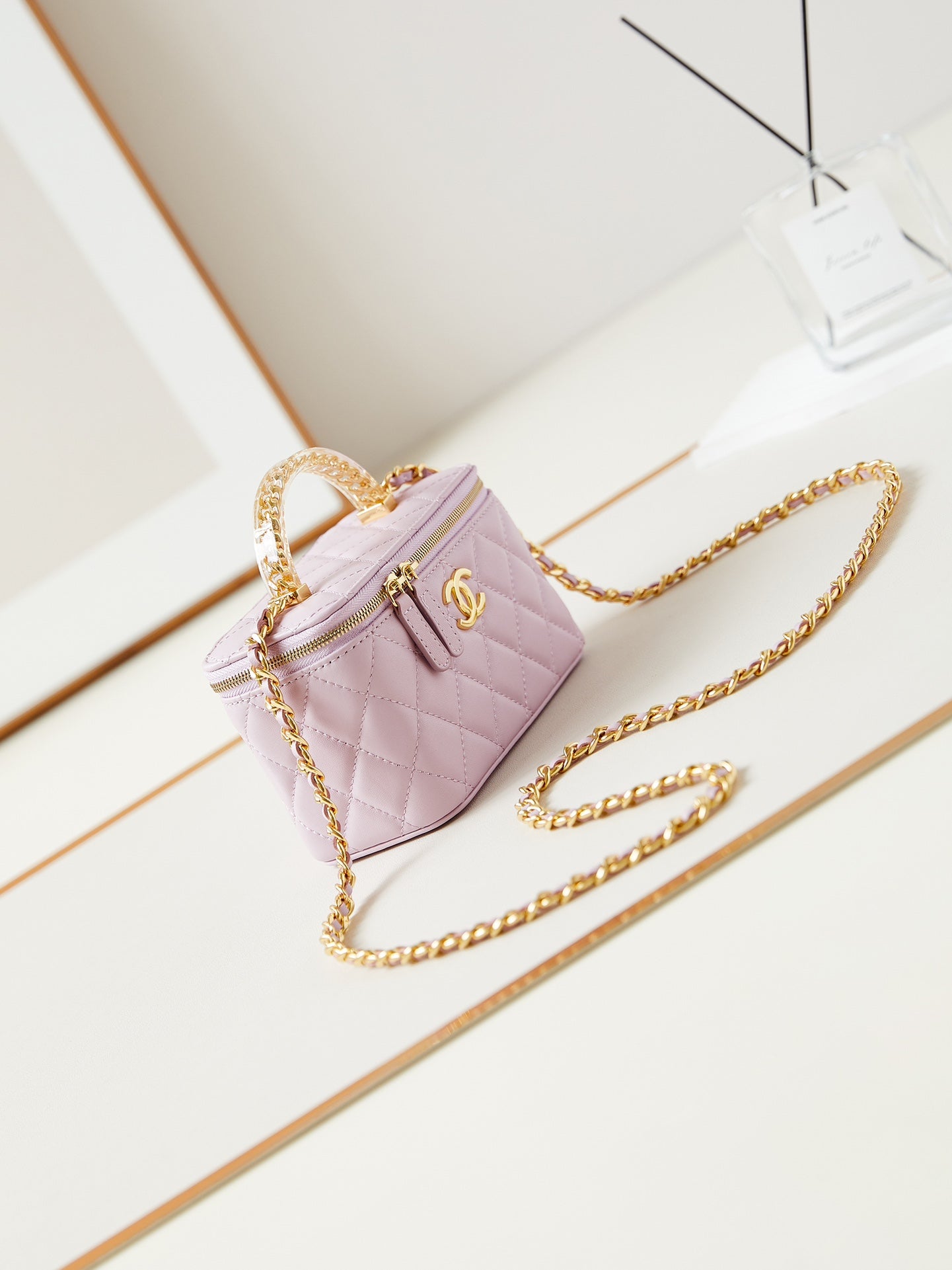 24A VANITY 17CM LIGHT VIOLET LAMBSKIN GOLD HARDWARE