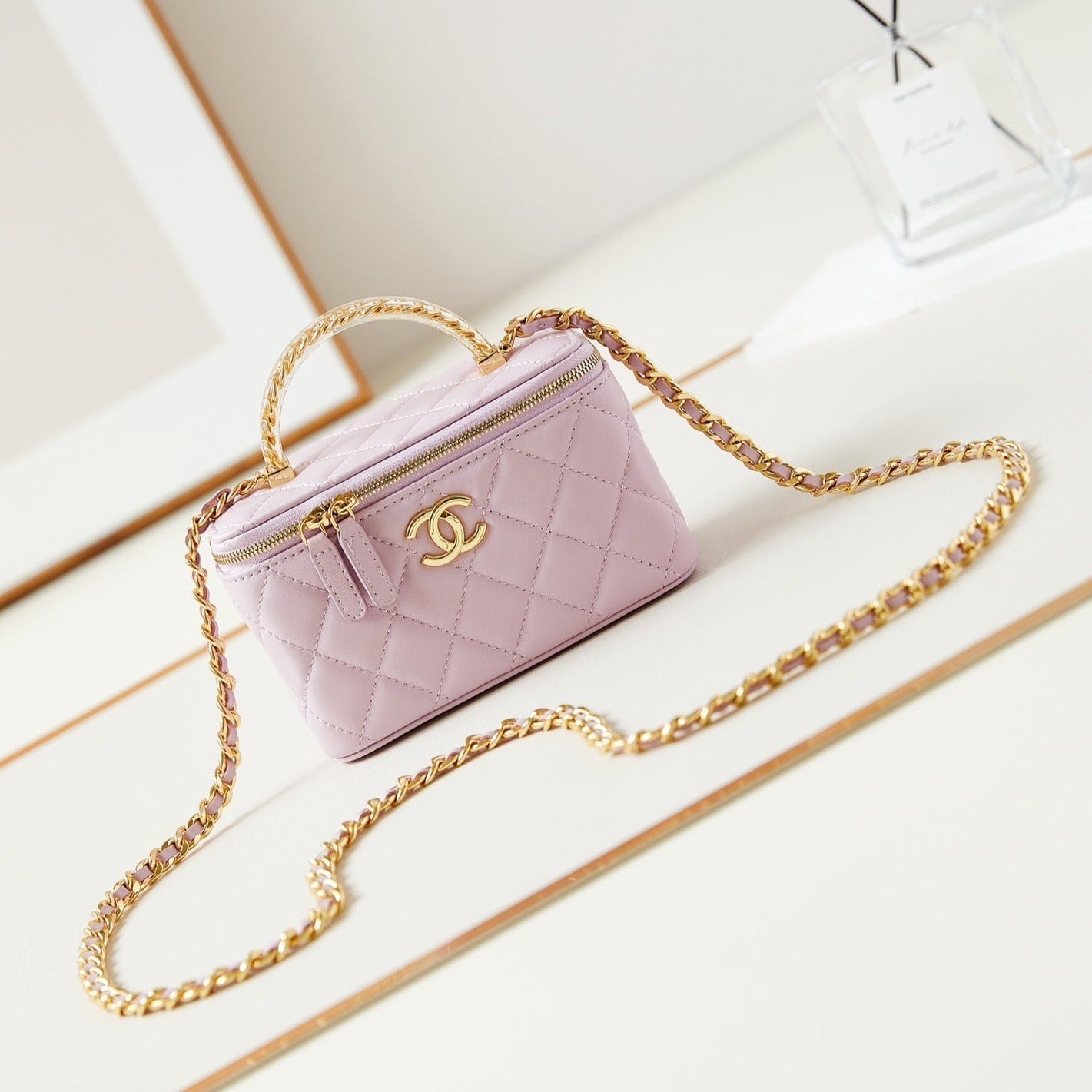 24A VANITY 17CM LIGHT VIOLET LAMBSKIN GOLD HARDWARE