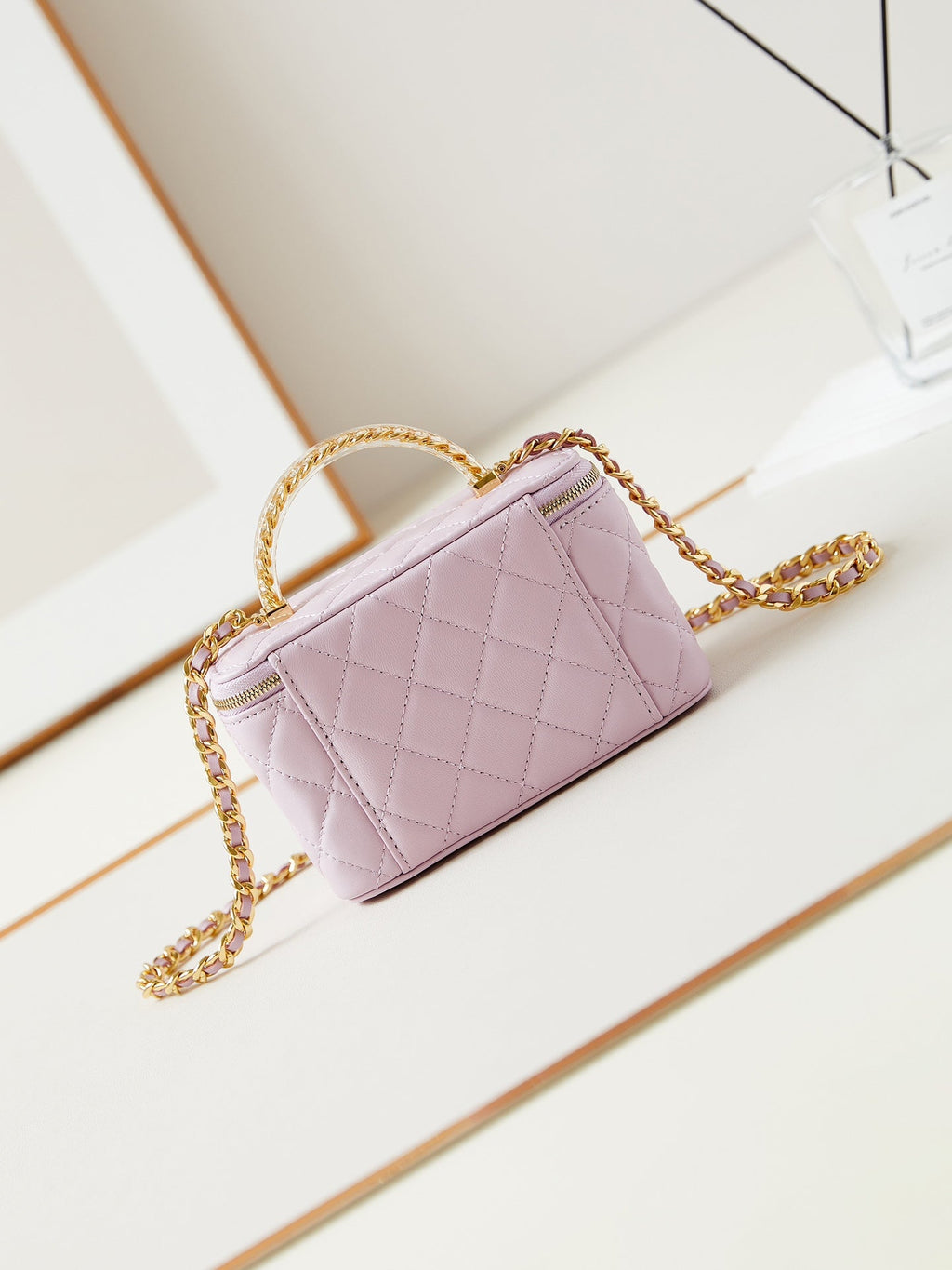 24A VANITY 17CM LIGHT VIOLET LAMBSKIN GOLD HARDWARE