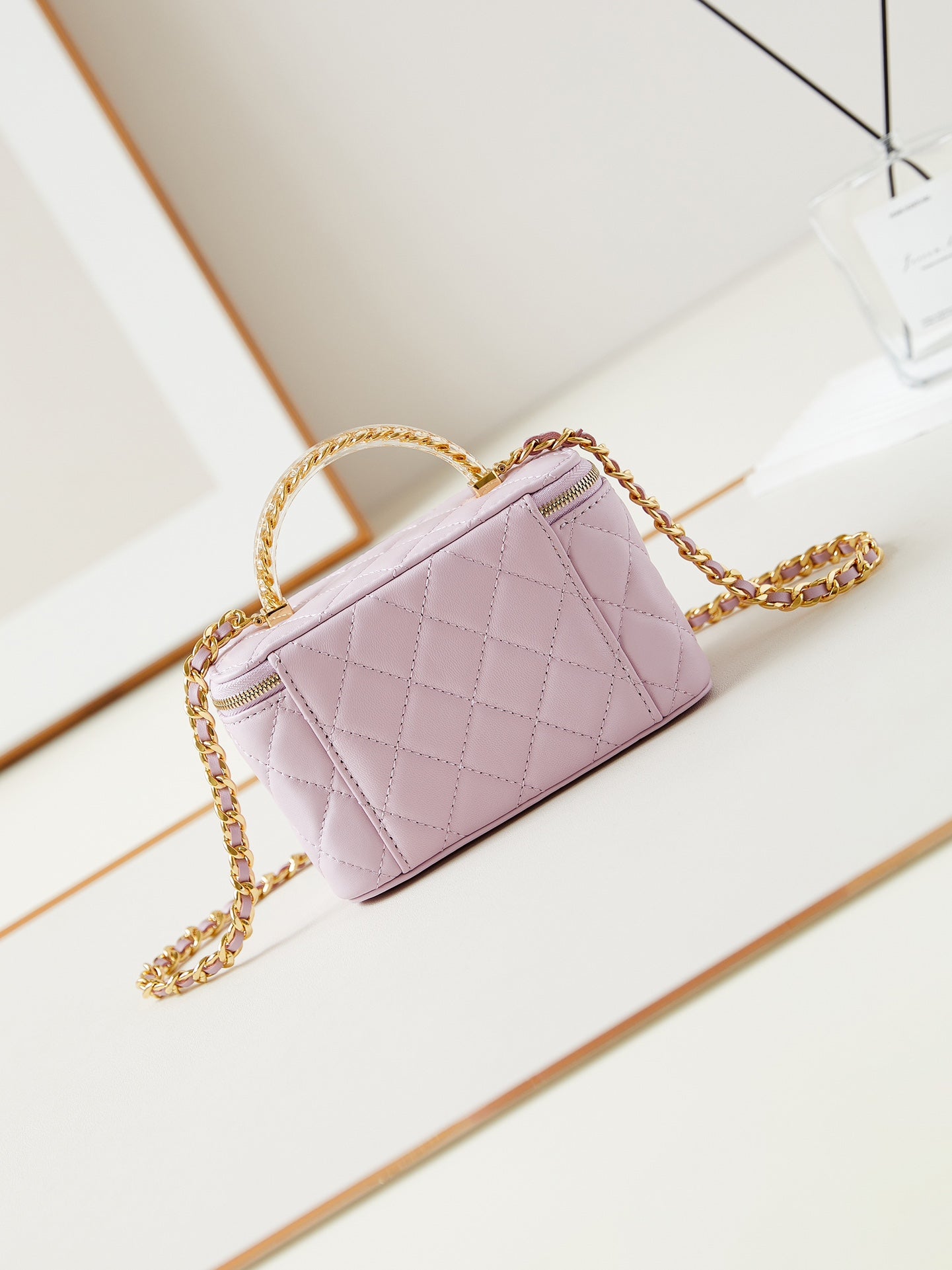 24A VANITY 17CM LIGHT VIOLET LAMBSKIN GOLD HARDWARE