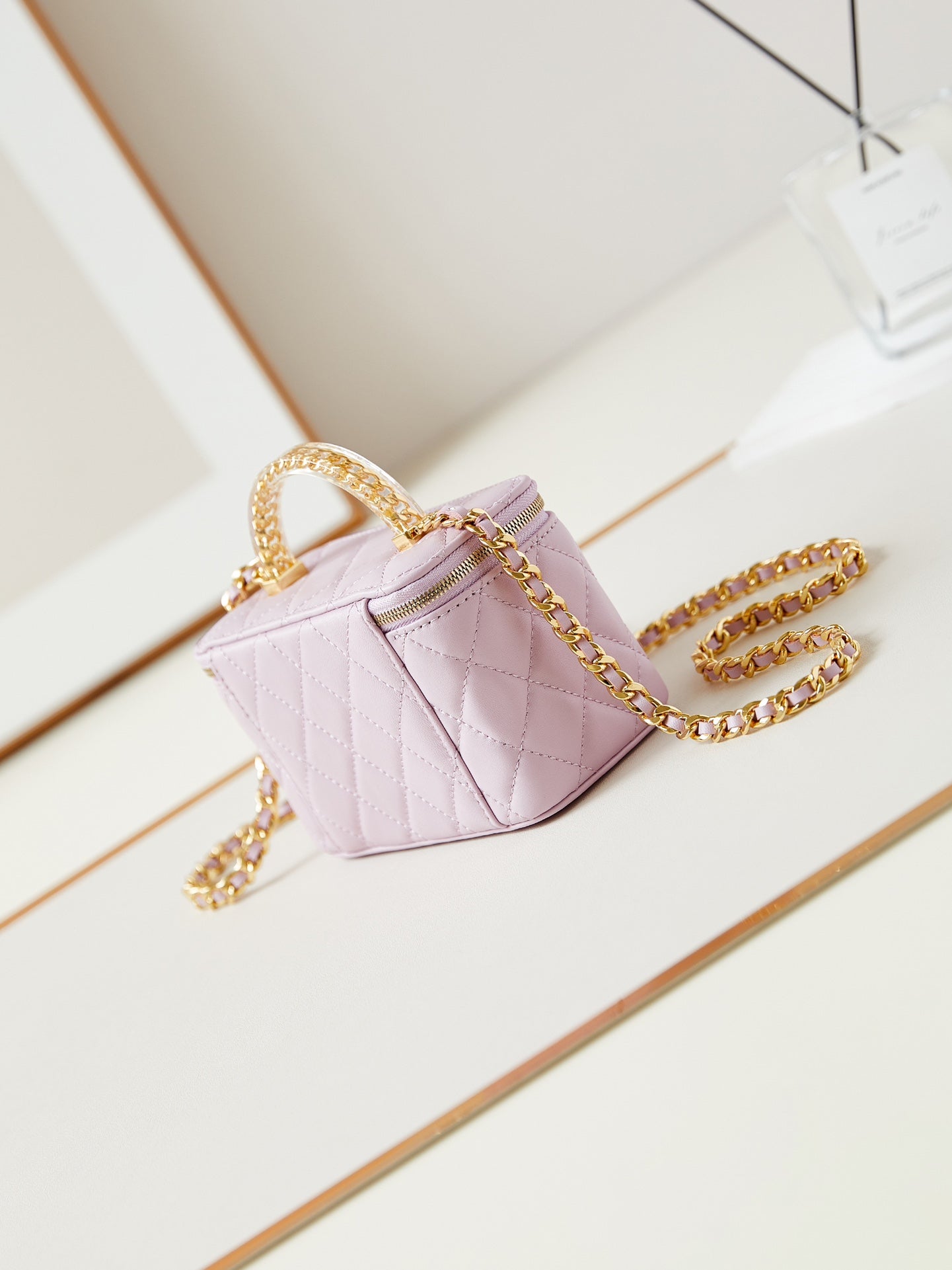 24A VANITY 17CM LIGHT VIOLET LAMBSKIN GOLD HARDWARE