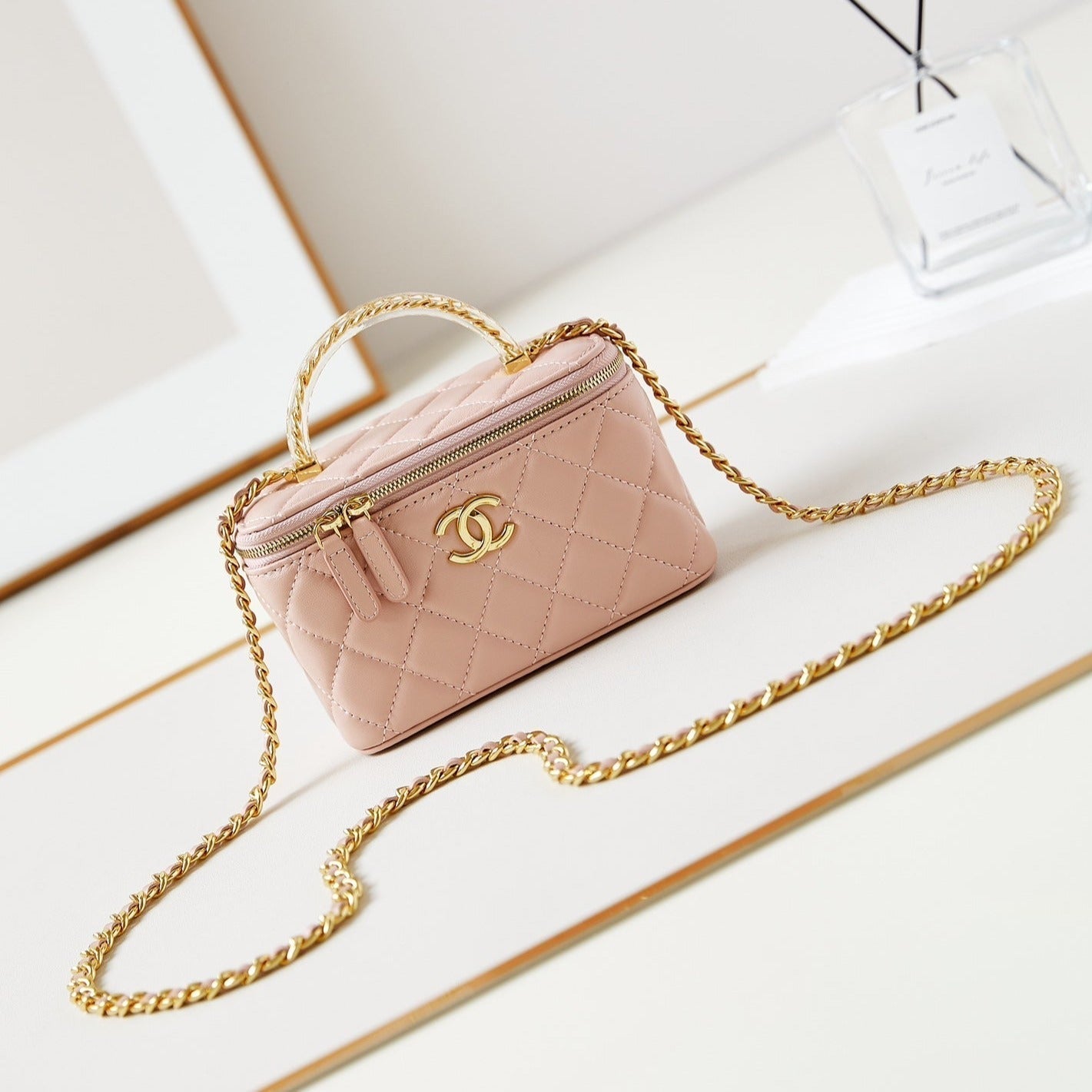 24A VANITY 17CM NUDE LAMBSKIN GOLD HARDWARE