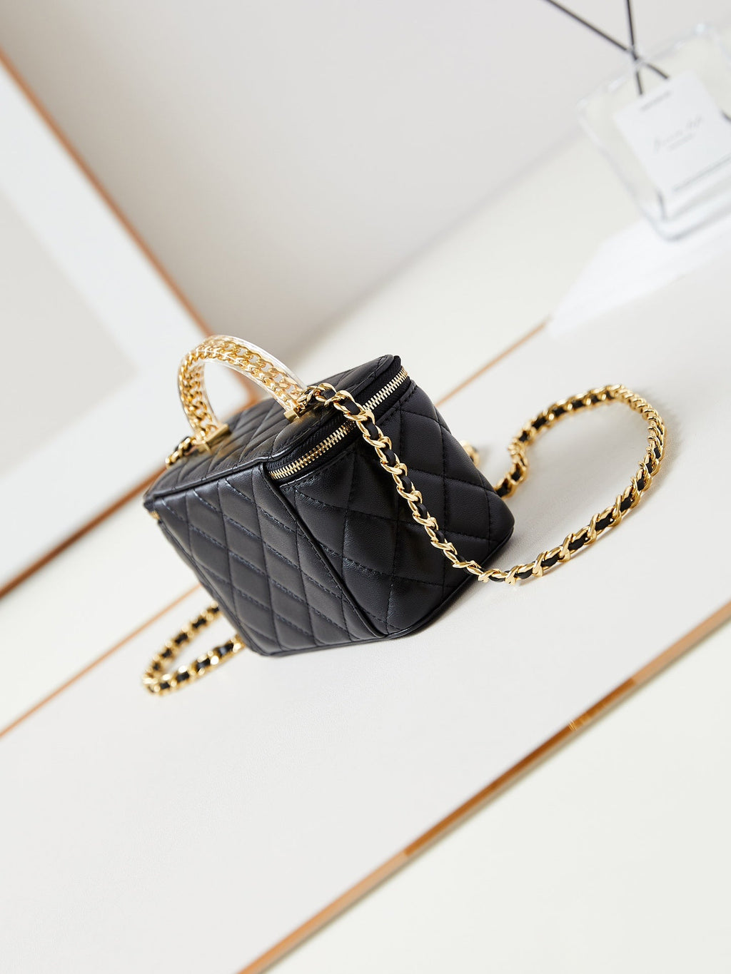 24A VANITY 17CM CUIR D'AGNEAU NOIR QUINCAILLERIE DORÉ