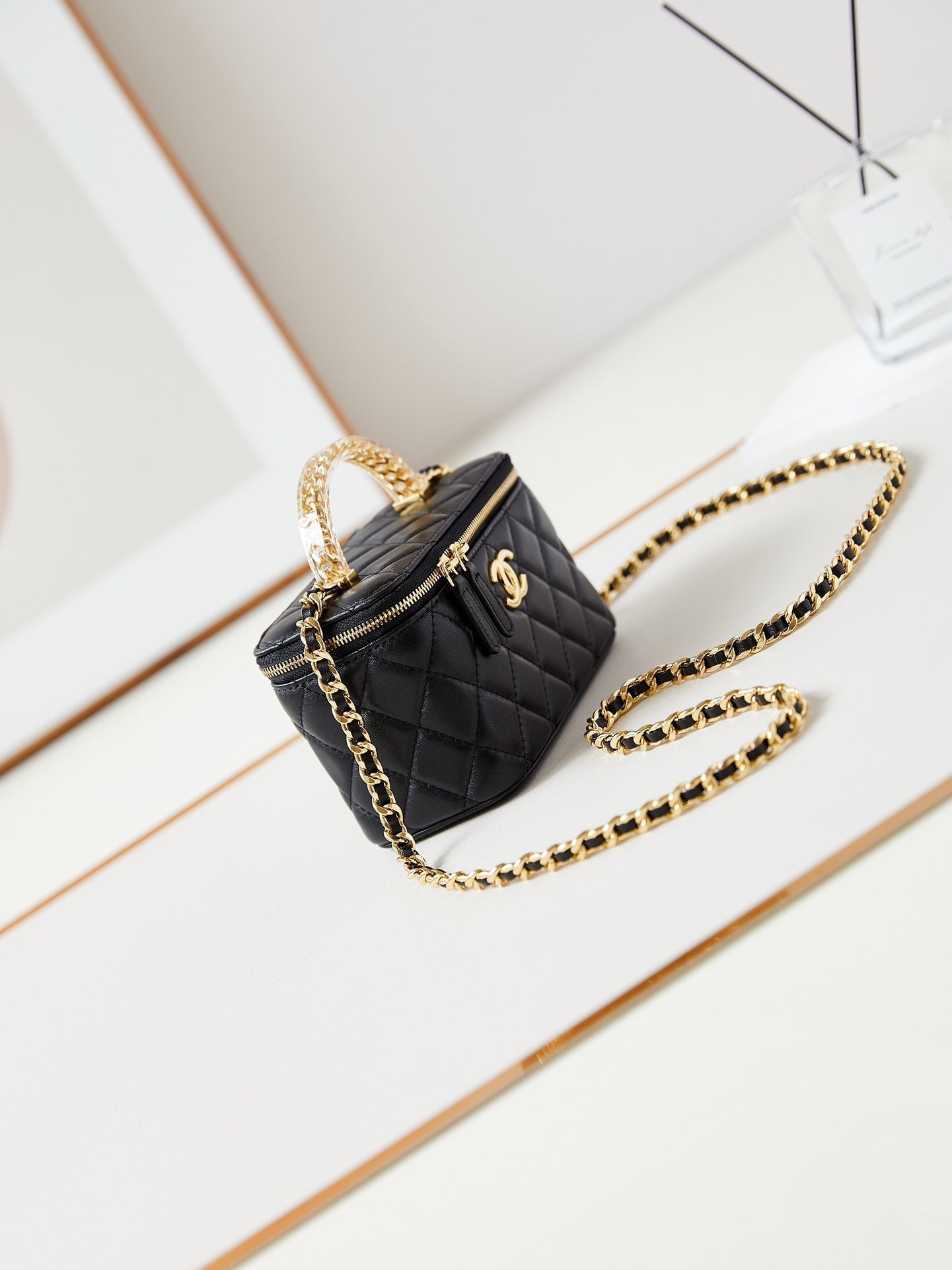 24A VANITY 17CM CUIR D'AGNEAU NOIR QUINCAILLERIE DORÉ