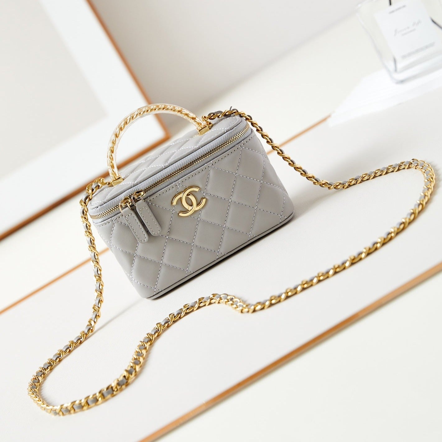 24A VANITY 17CM GREY LAMBSKIN GOLD HARDWARE