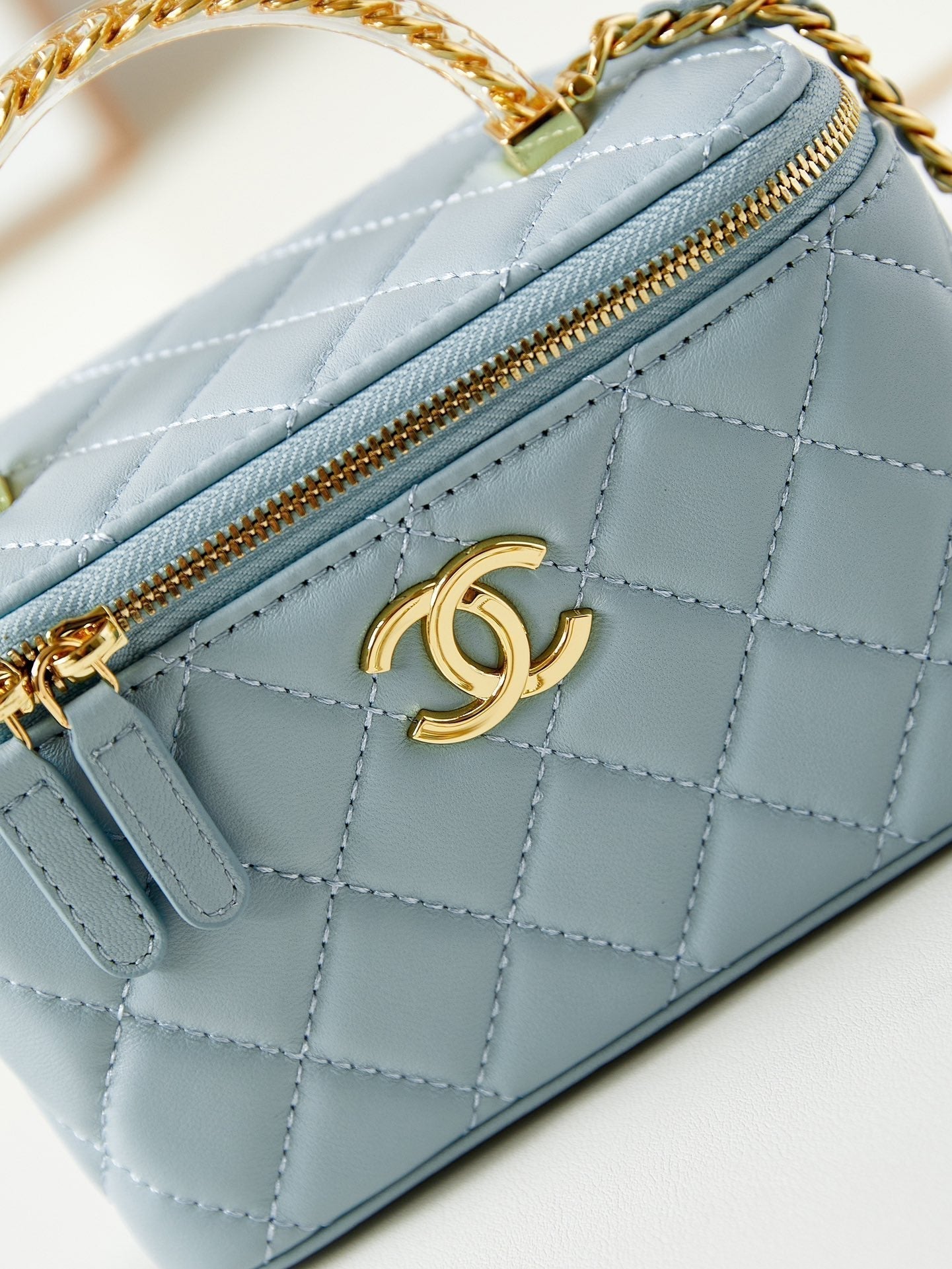 24A VANITY 17CM BLEU NUAGE CUIR D'AGNEAU QUINCAILLERIE DORÉ