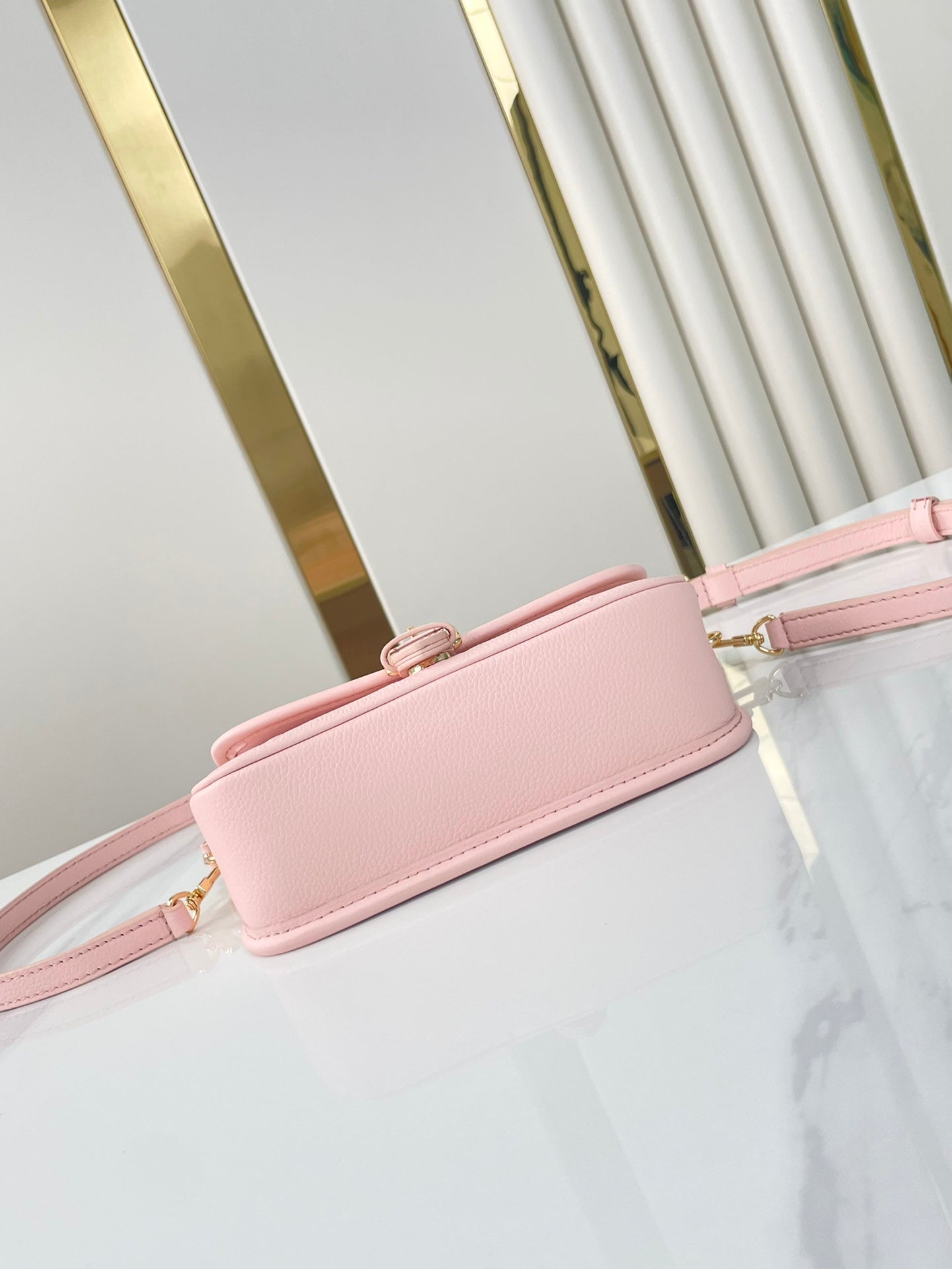 NANO DIANE 19 EN CUIR MONOGRAMME EMPREINTE ROSE OPALE