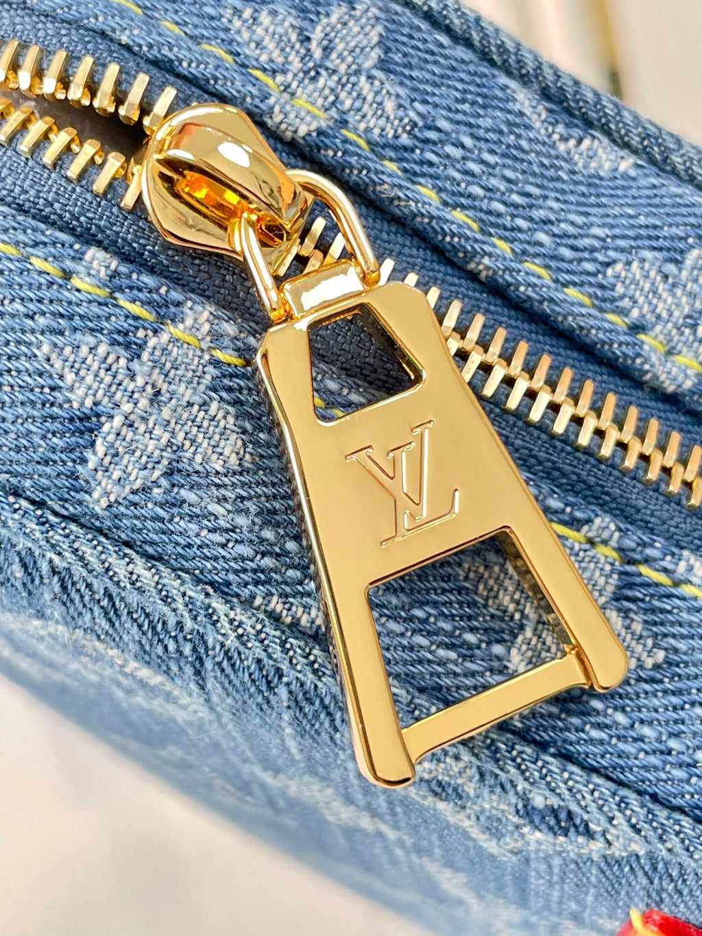 CROISSANT 25 EN DENIM MONOGRAMME BLEU