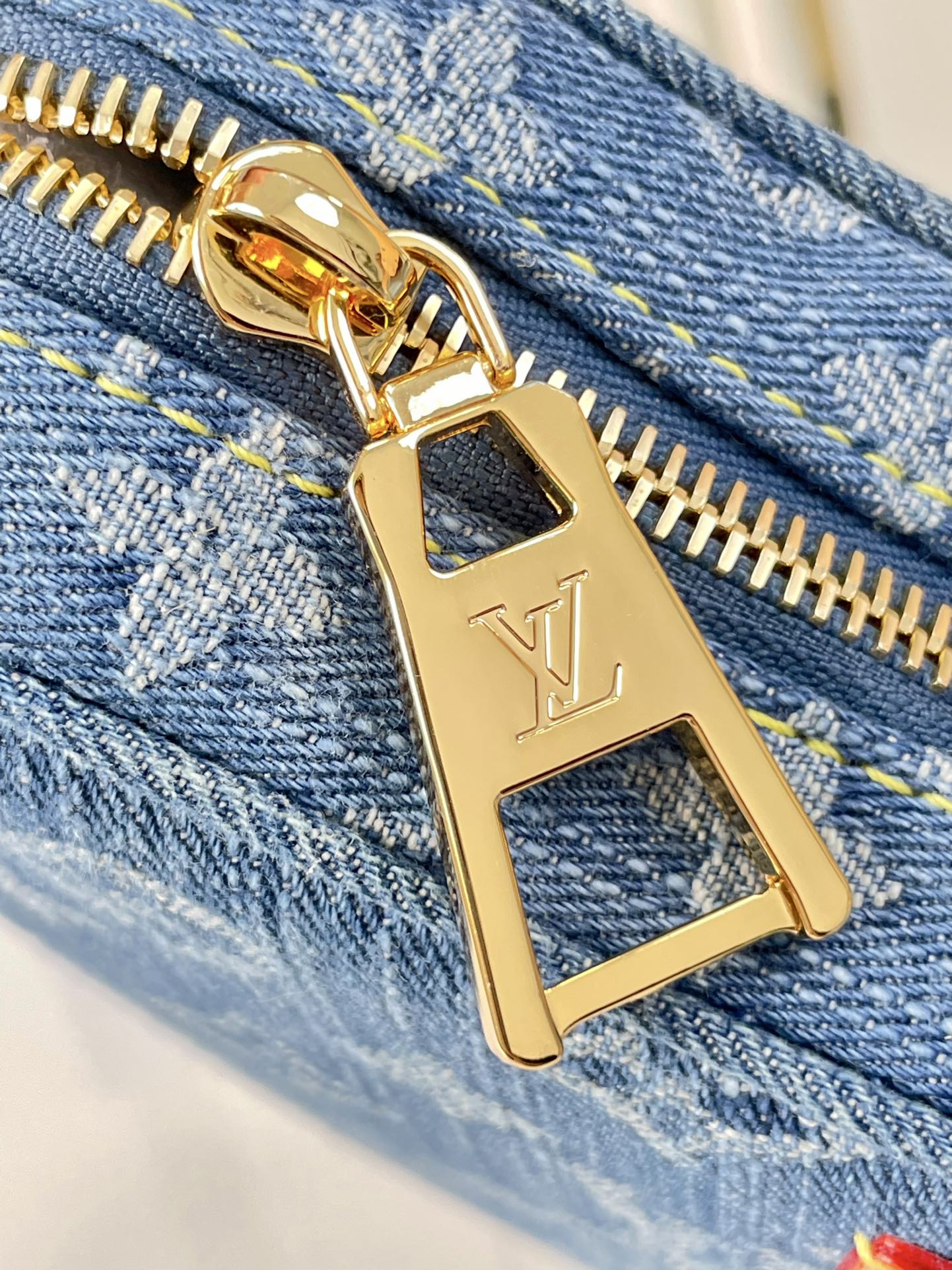 CROISSANT 25 EN DENIM MONOGRAMME BLEU
