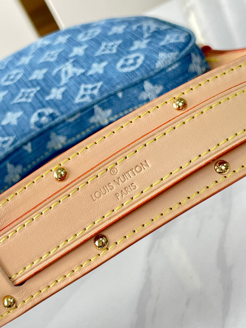 CROISSANT 25 EN DENIM MONOGRAMME BLEU