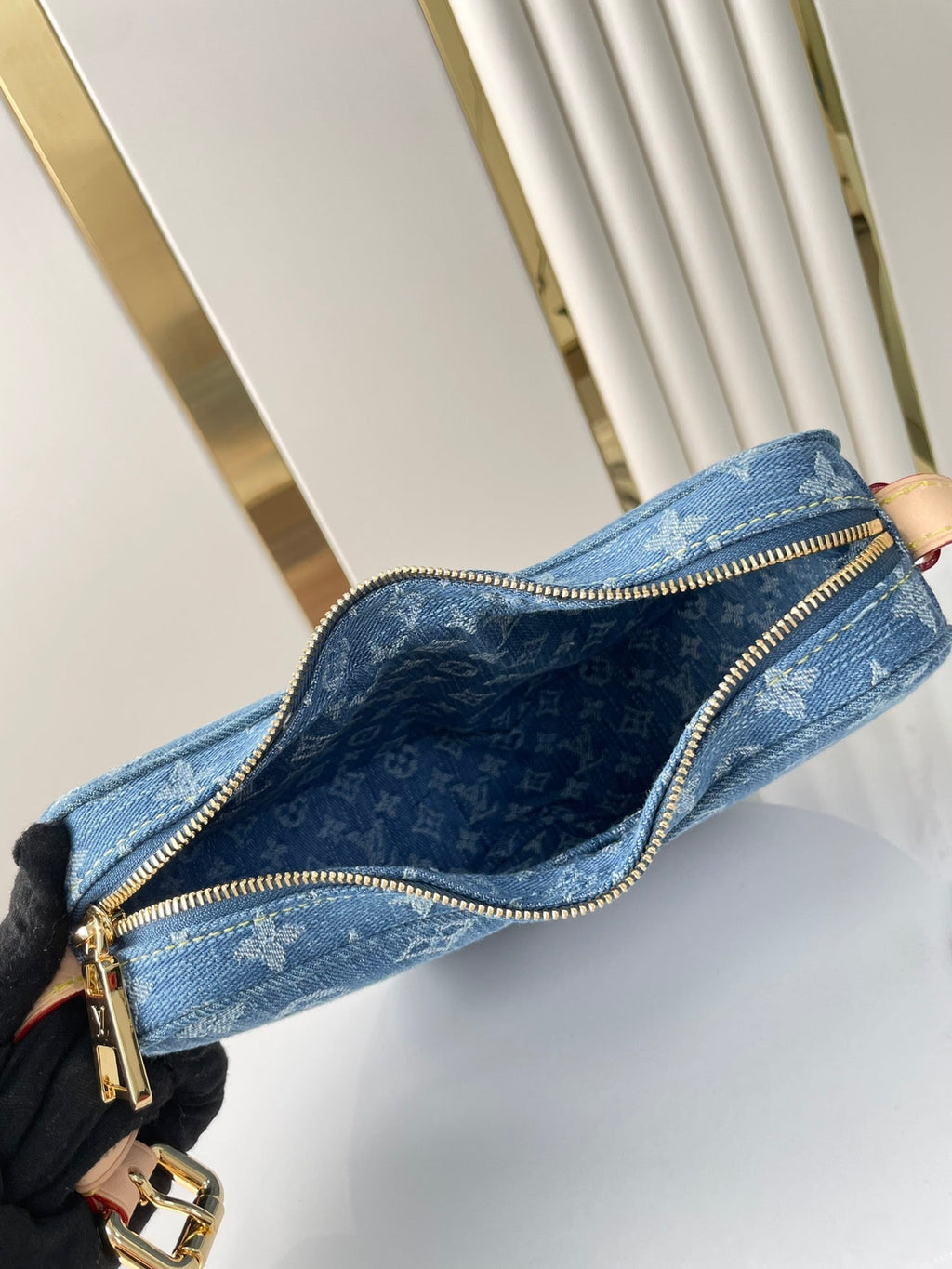 CROISSANT 25 EN DENIM MONOGRAMME BLEU