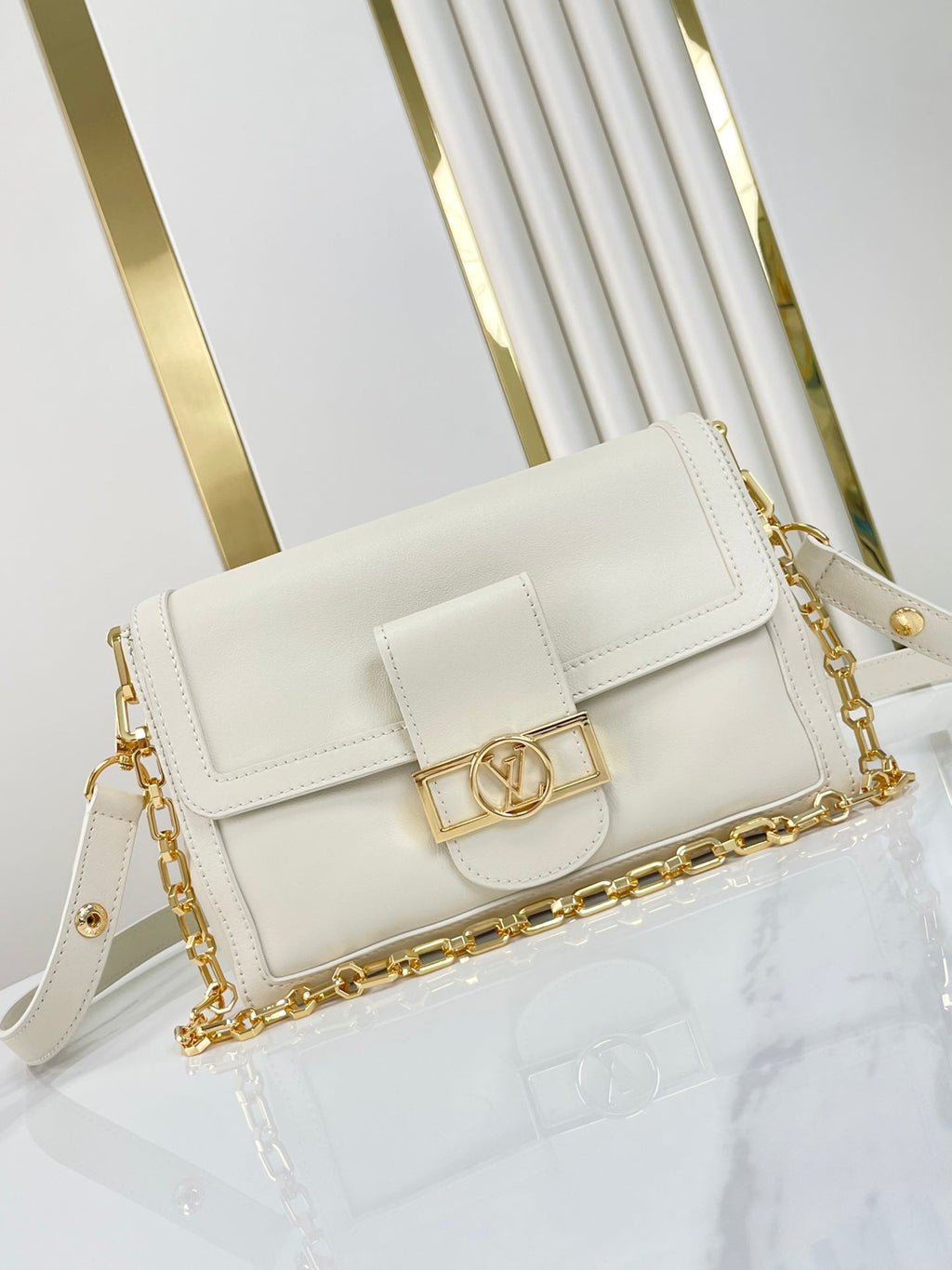 DAUPHINE SOFT MM 24 EN CUIR D'AGNEAU LISSE BLANC QUINCAILLERIE DORÉ