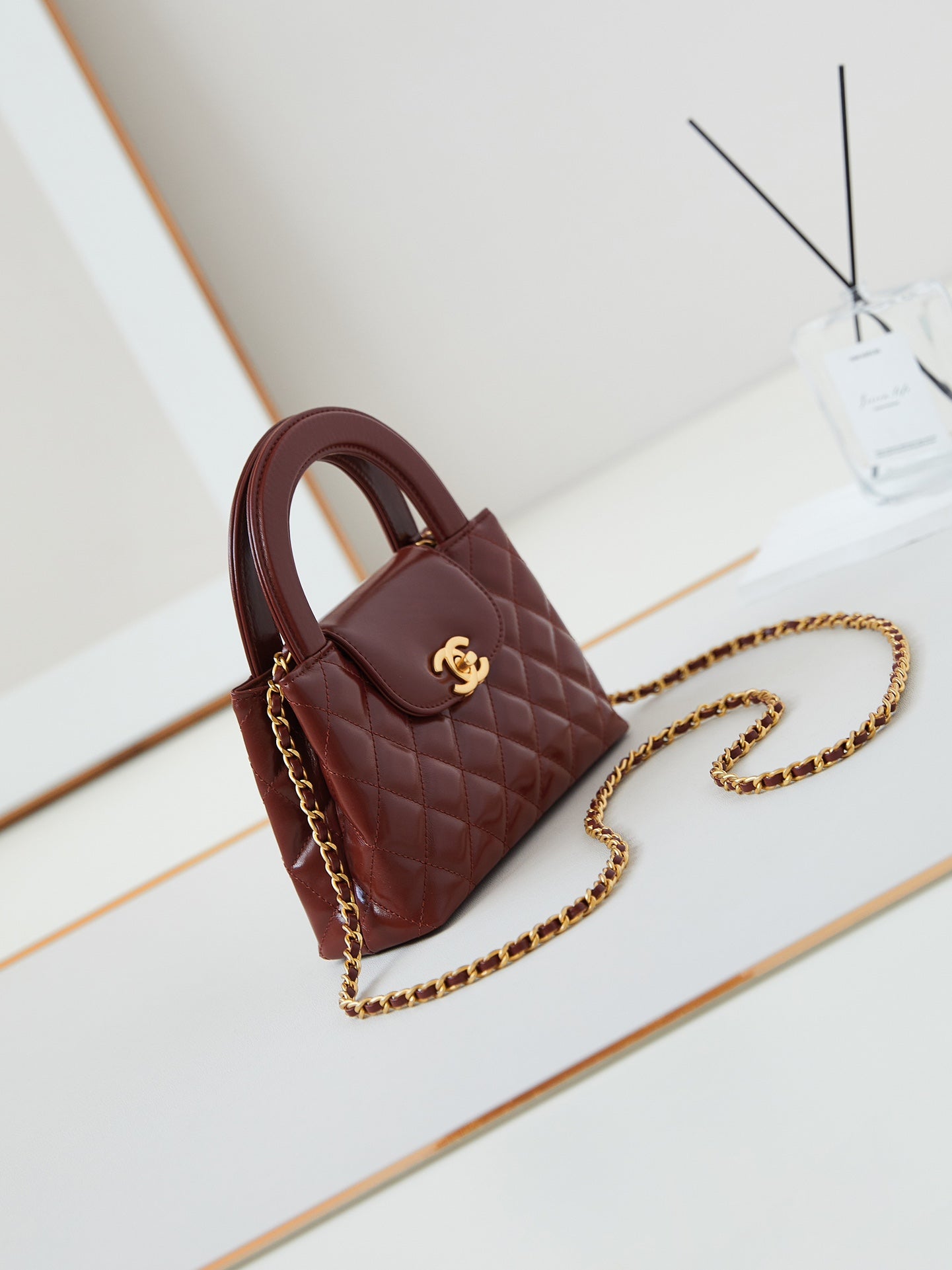 CC 24A NANO 19CM SAC CABAS KELLY EN CUIR D'AGNEAU BORDEAUX 