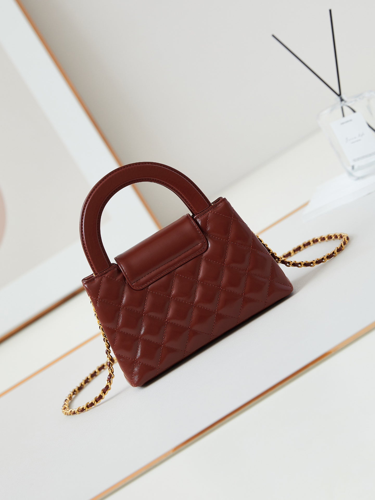 CC 24A NANO 19CM SAC CABAS KELLY EN CUIR D'AGNEAU BORDEAUX 