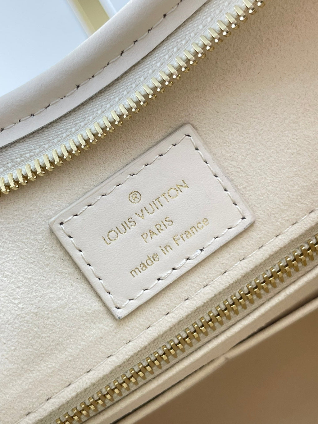 CARRYALL PM 29 EN CUIR MONOGRAMME EMPREINTE SUNRISE AQUARELLE