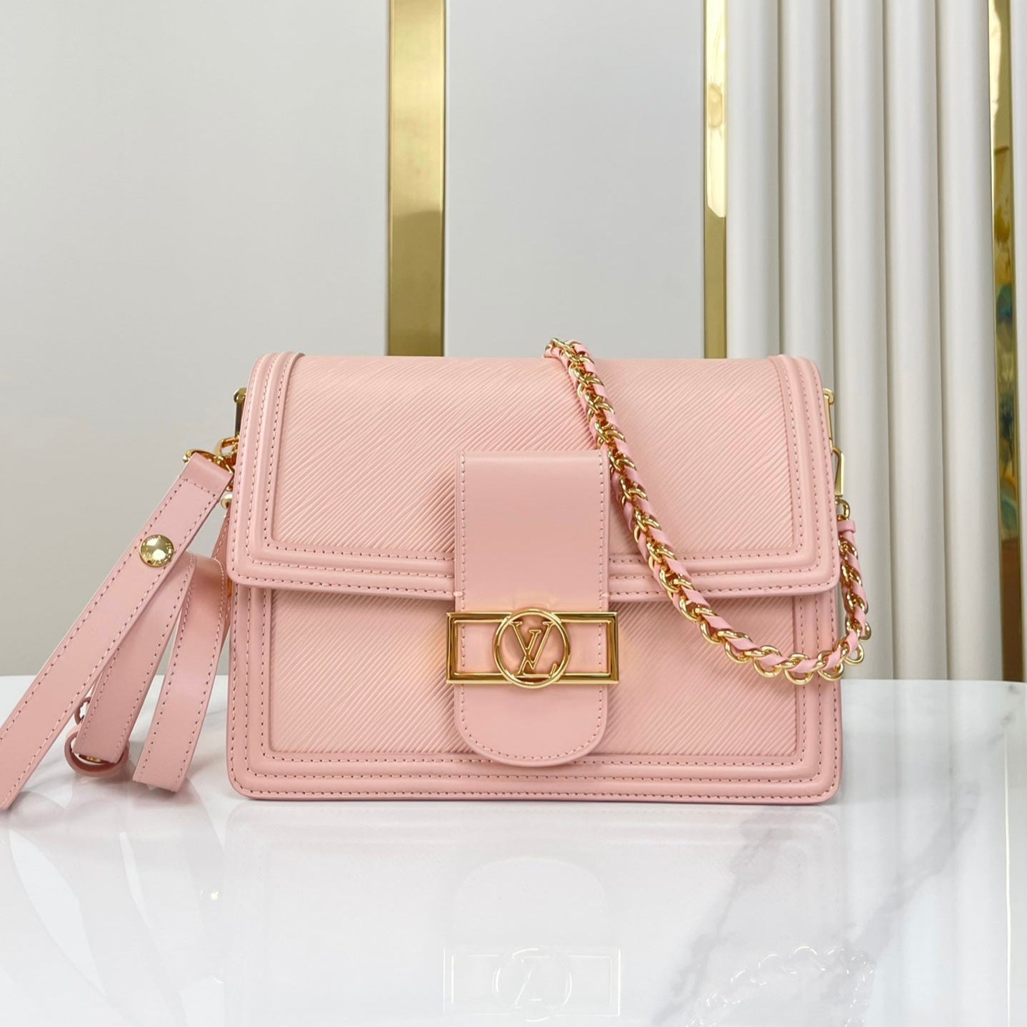 DAUPHINE MM 25 EN CUIR DE VEAU GRAINÉ ÉPI ROSE CLAIR, ACIER DORÉ