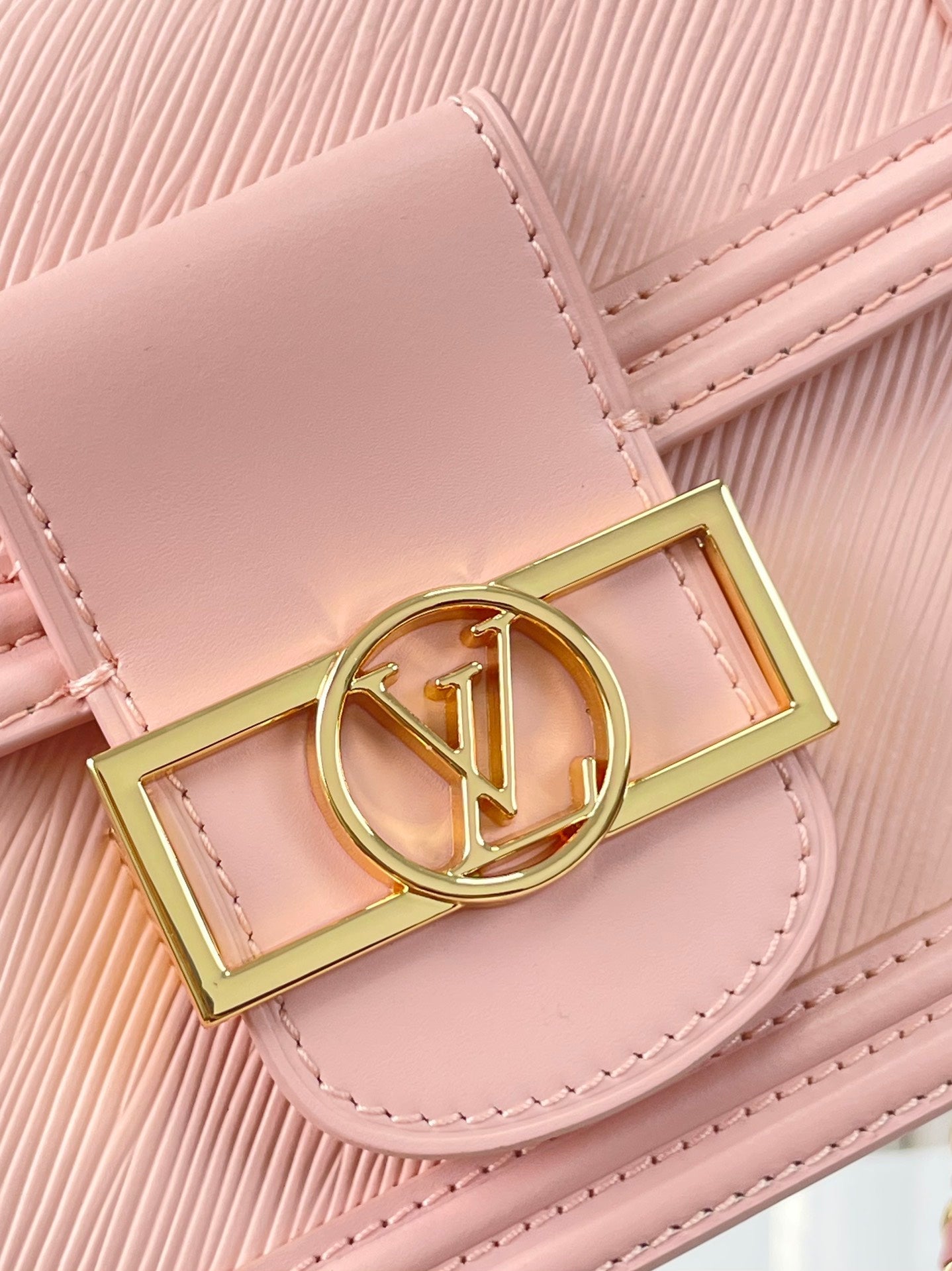 DAUPHINE MINI 20 EN CUIR DE VEAU GRAINÉ ÉPI ROSE CLAIR, ACIER DORÉ