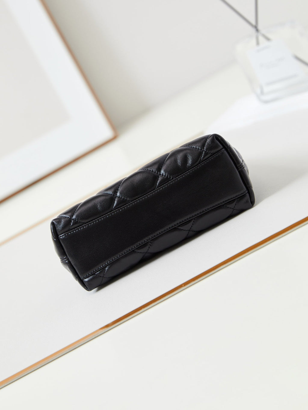SAC HOBO 24A 23 CM EN CUIR DE VEAU NOIR QUINCAILLERIE DORÉ