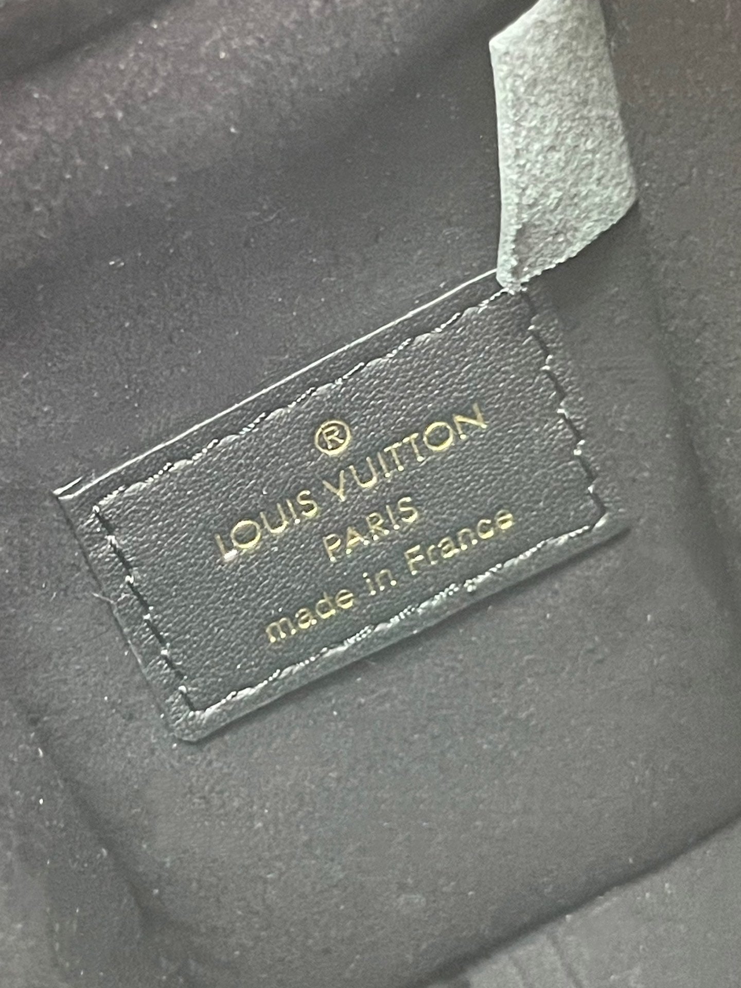 COFFRE LATÉRAL MINI 18 EN CUIR DE VEAU NOIR QUINCAILLERIE DORÉ