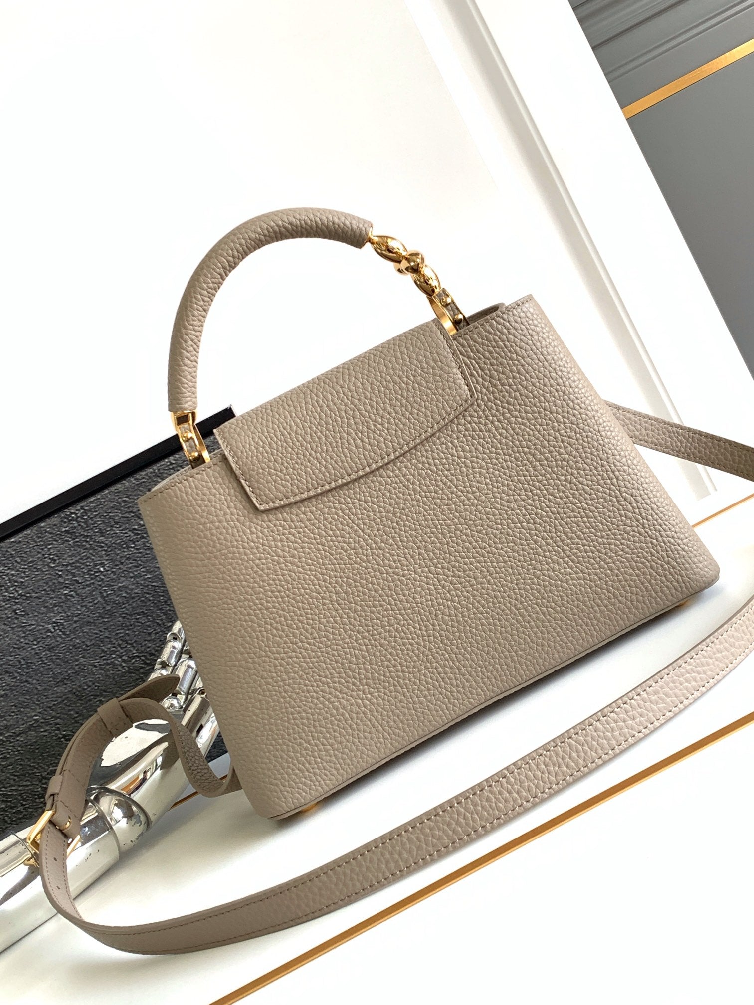 CAPUCINES BB 27 EN TAURILLON MARRON KAKI QUINCAILLERIE OR