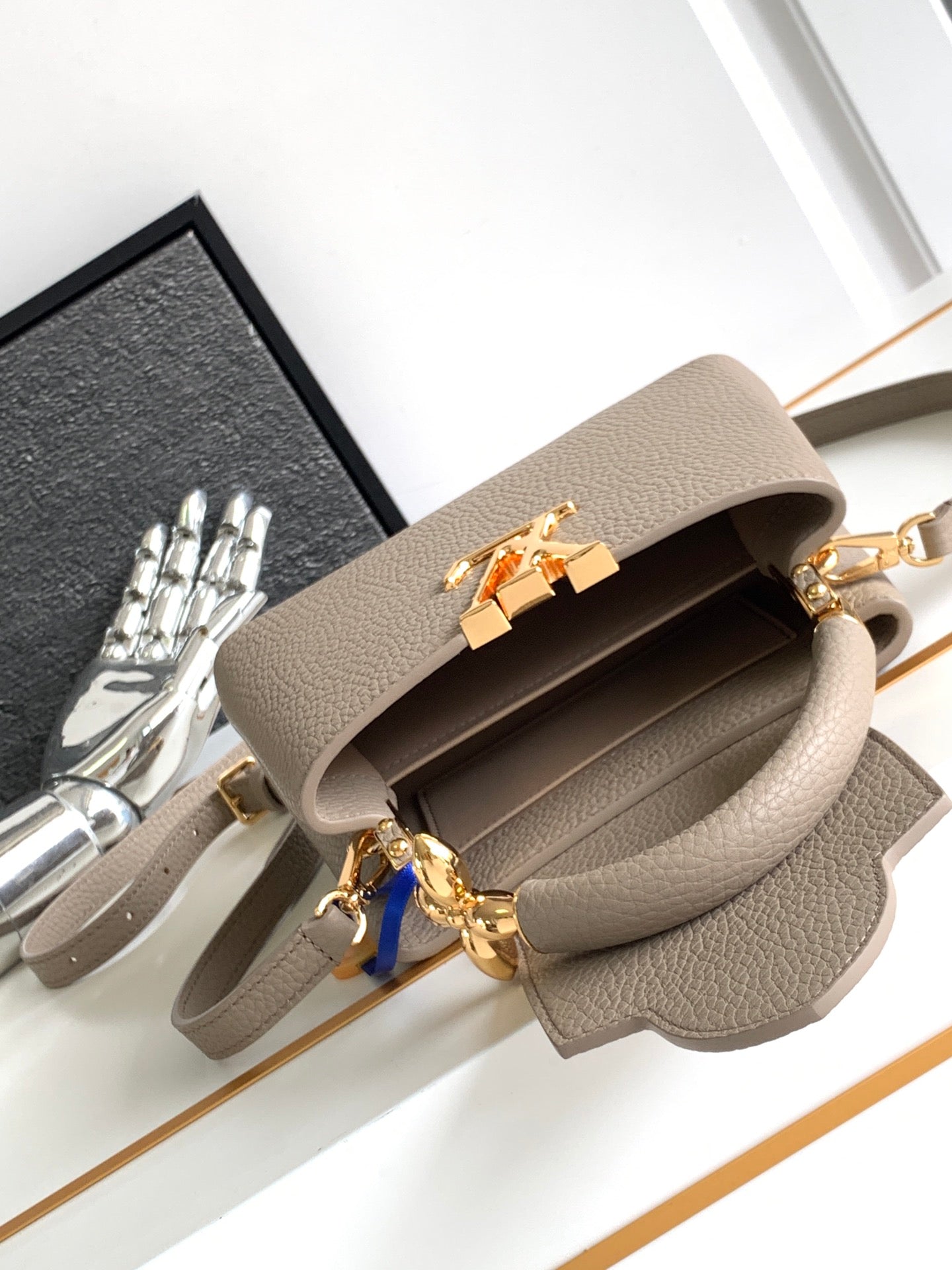 CAPUCINES MINI 21 EN QUINCAILLERIE OR TAURILLON MARRON KAKI