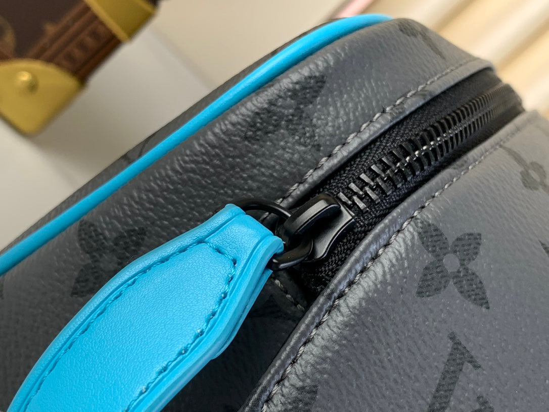 Trousse de toilette 28 pouces en toile monogrammée ECLIPSE couleur bronze et garnitures en cuir de veau turquoise