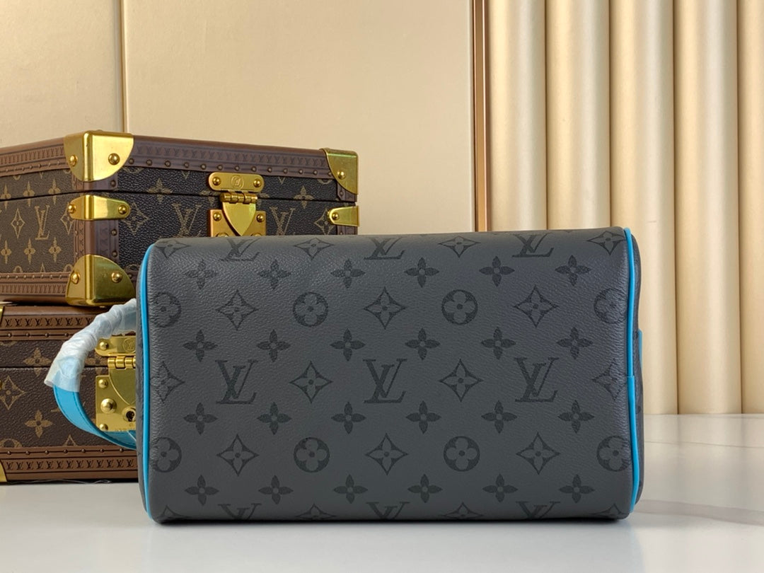 Trousse de toilette 28 pouces en toile monogrammée ECLIPSE couleur bronze et garnitures en cuir de veau turquoise