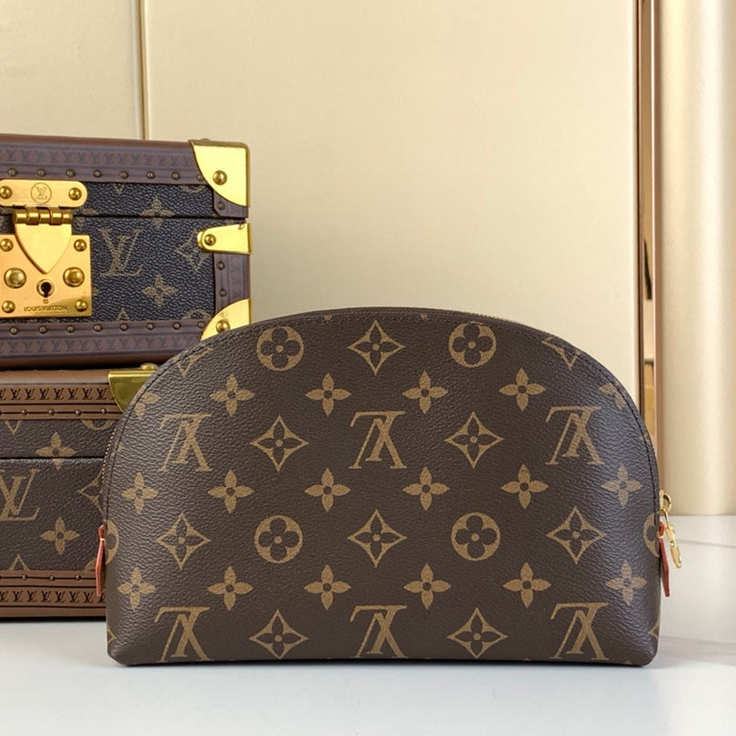 TROUSSE À COSMÉTIQUES 22 EN TOILE MONOGRAMME MARRON