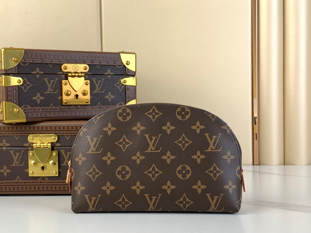 TROUSSE À COSMÉTIQUES 22 EN TOILE MONOGRAMME MARRON