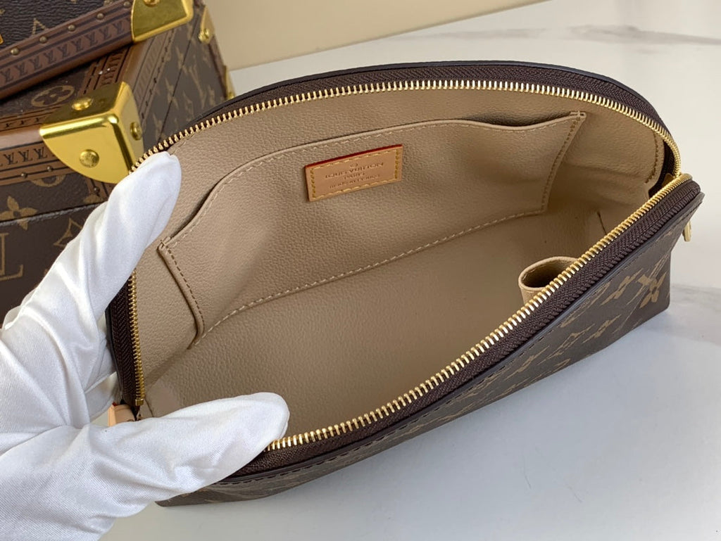 TROUSSE À COSMÉTIQUES 22 EN TOILE MONOGRAMME MARRON