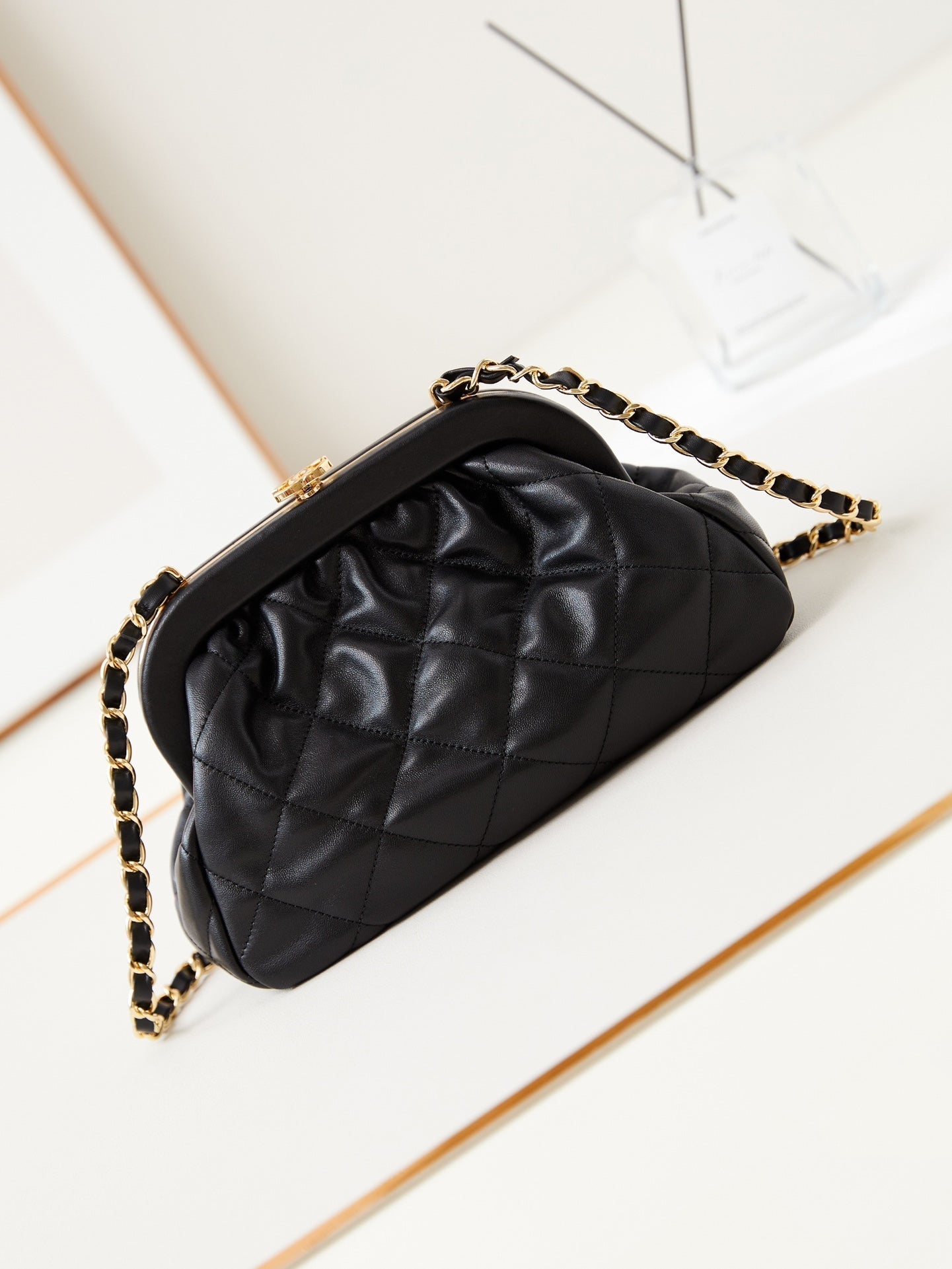 24A CLUTCH 24CM BLACK LAMBSKIN GOLD HARDWARE