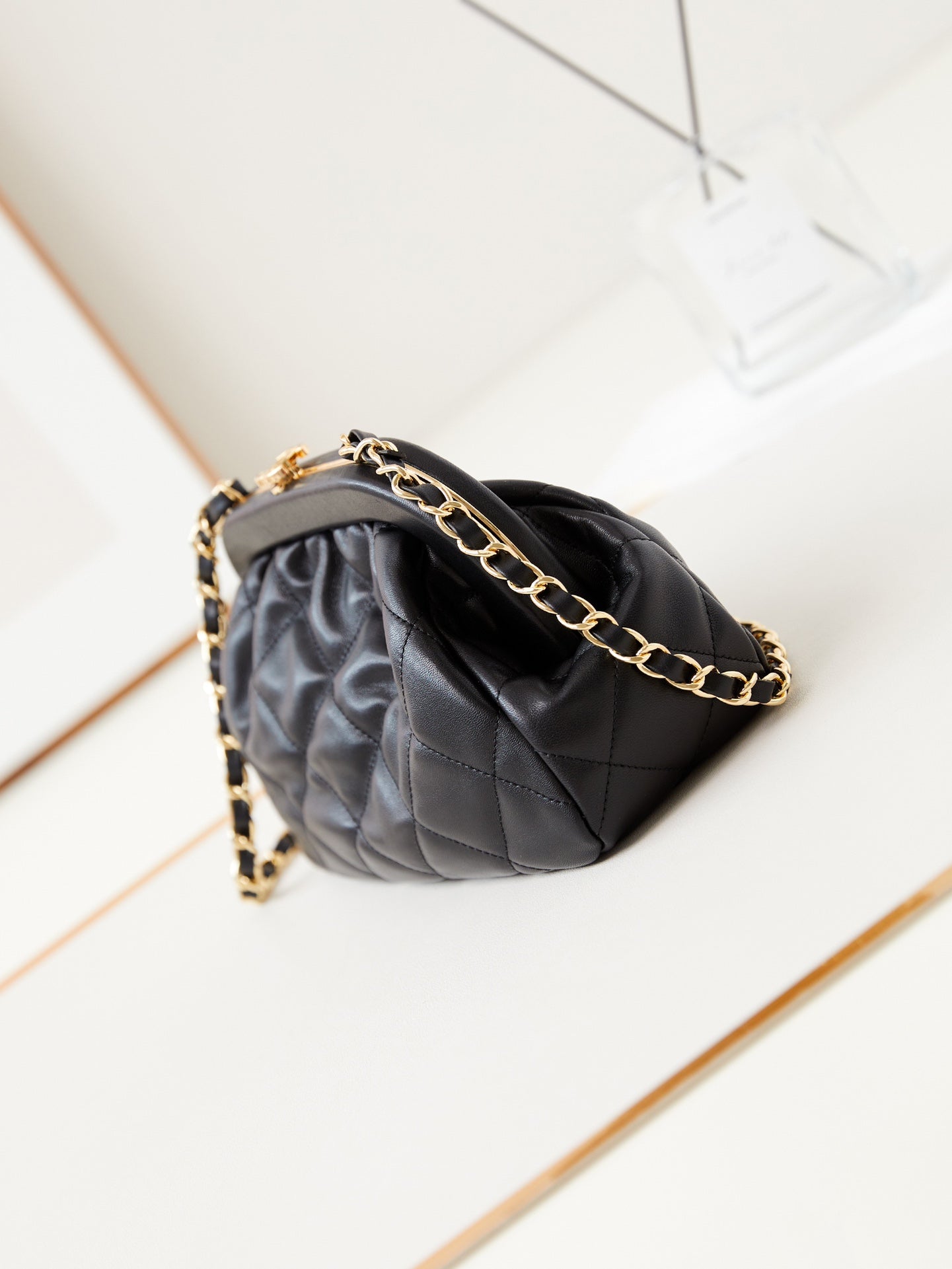 24A CLUTCH 24CM BLACK LAMBSKIN GOLD HARDWARE