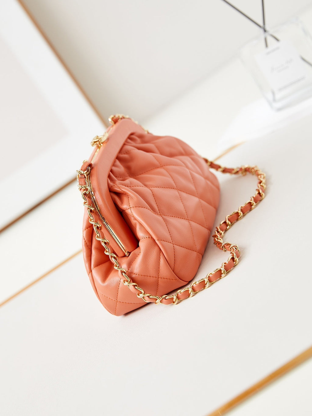 24A CLUTCH 24CM ORANGE LAMBSKIN GOLD HARDWARE
