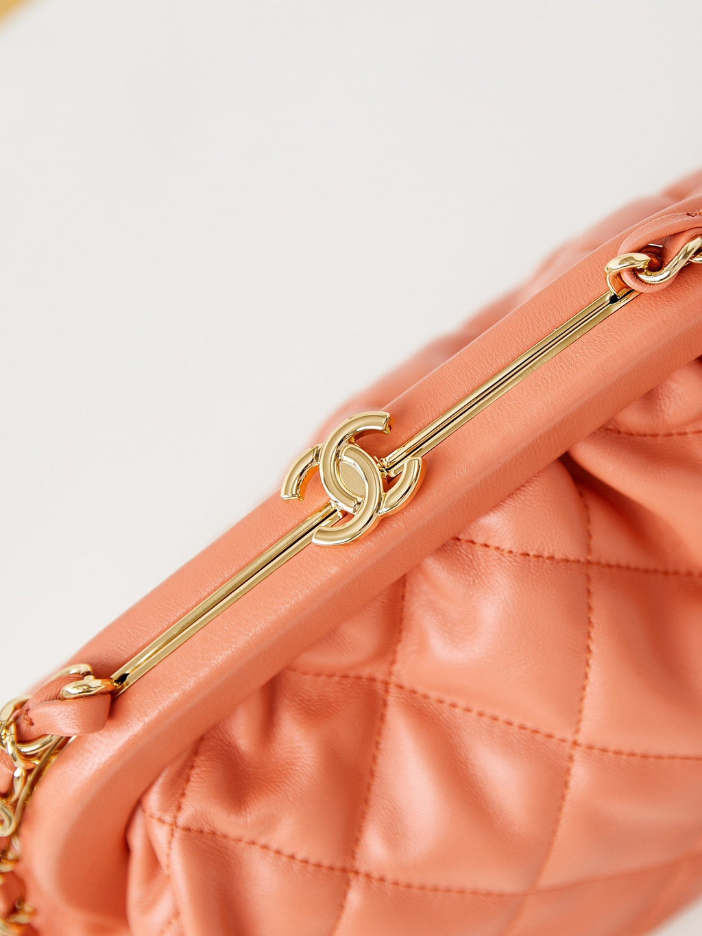 24A CLUTCH 24CM ORANGE LAMBSKIN GOLD HARDWARE